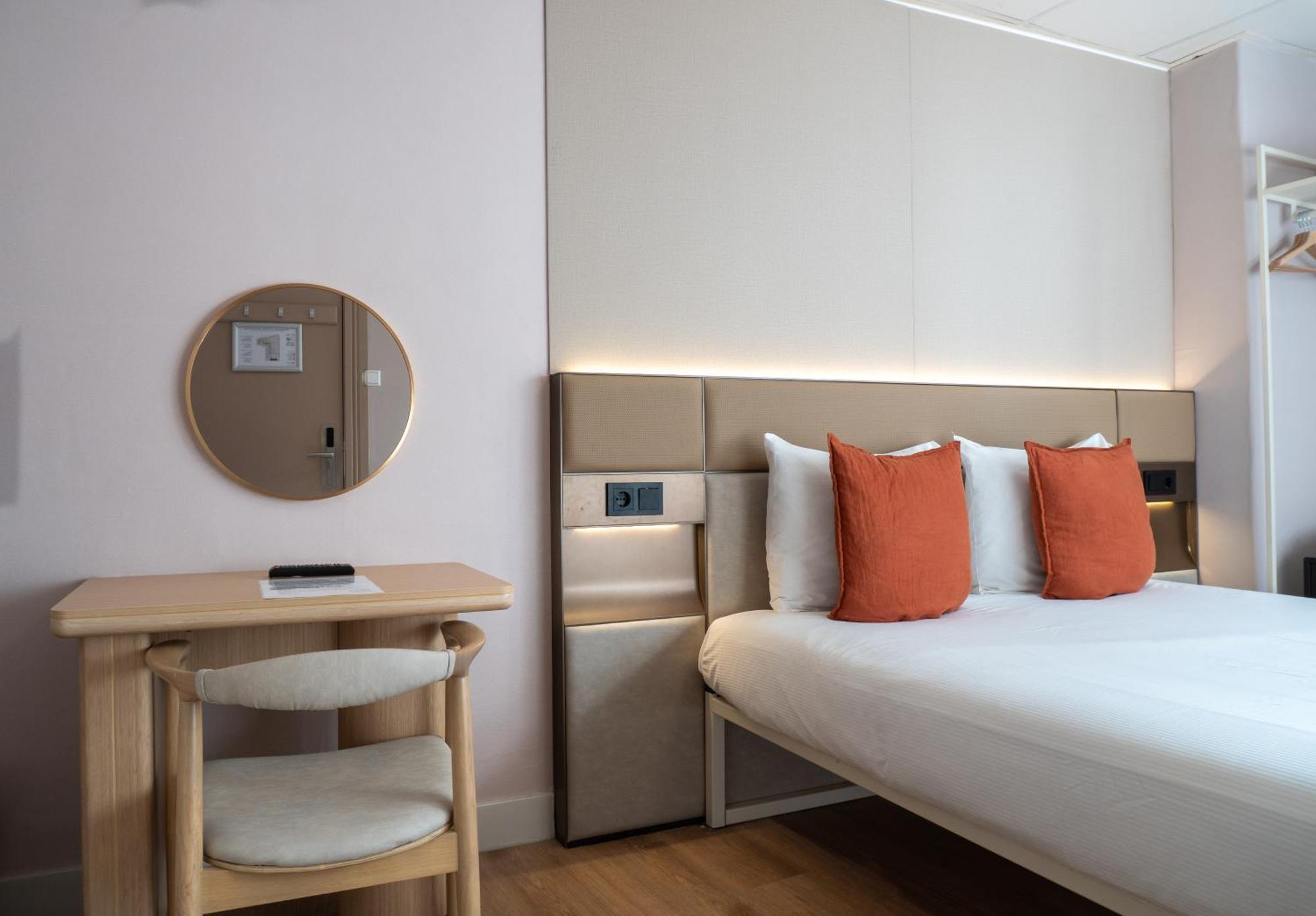 Double Room Private Bathroom