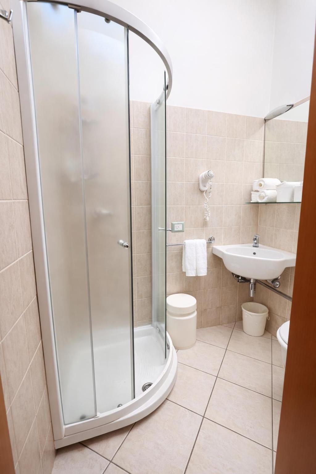 Triple Room,1758380502:JPEG