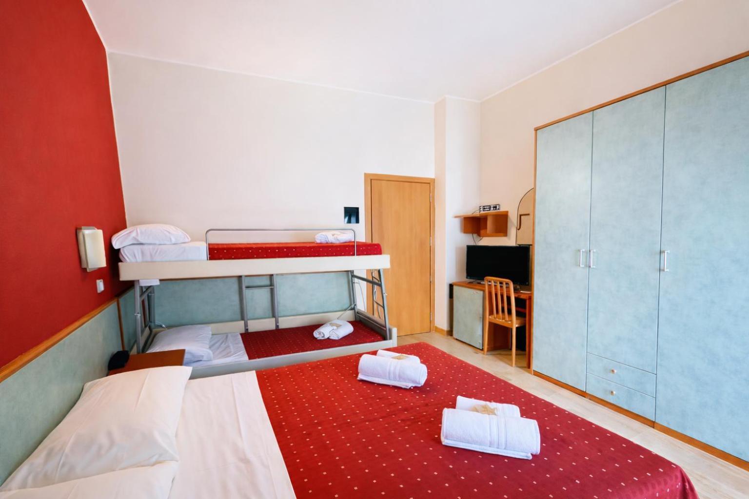 Quadruple Room,1758380510:JPEG