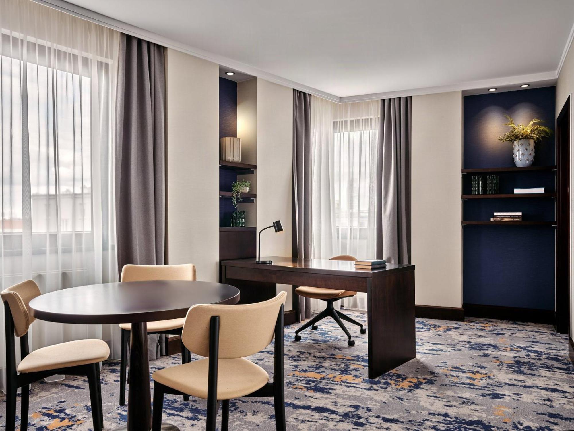 Suite Living Dining Area,1758521718:JPEG