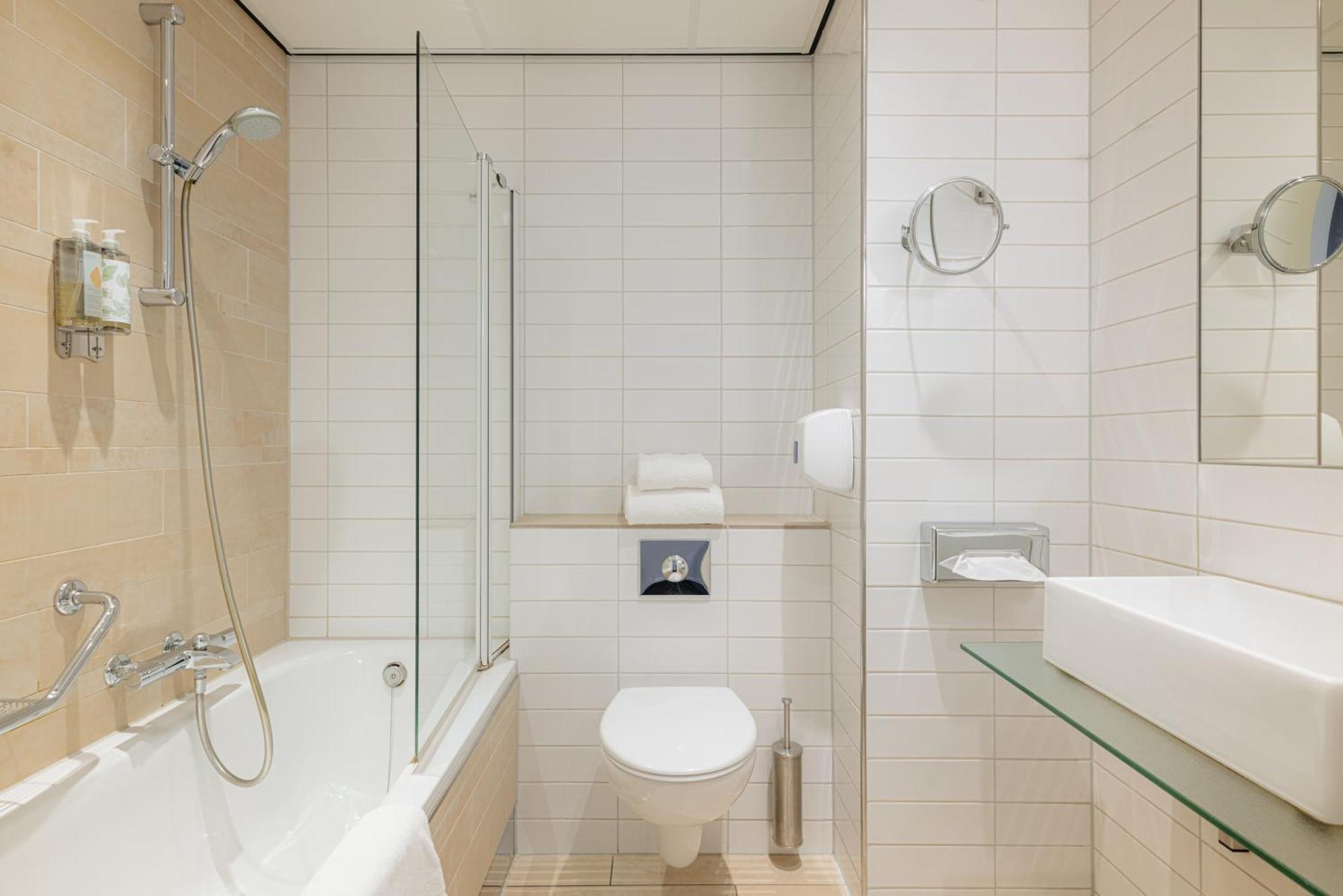 Standard Twin Room with Canal View,1758522707:JPEG