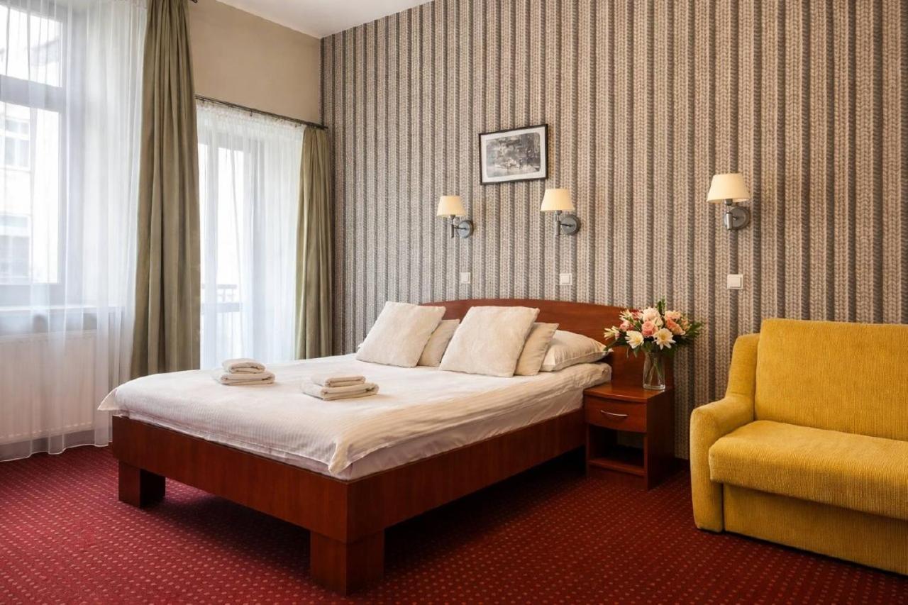 Double Room,1758537179:JPEG