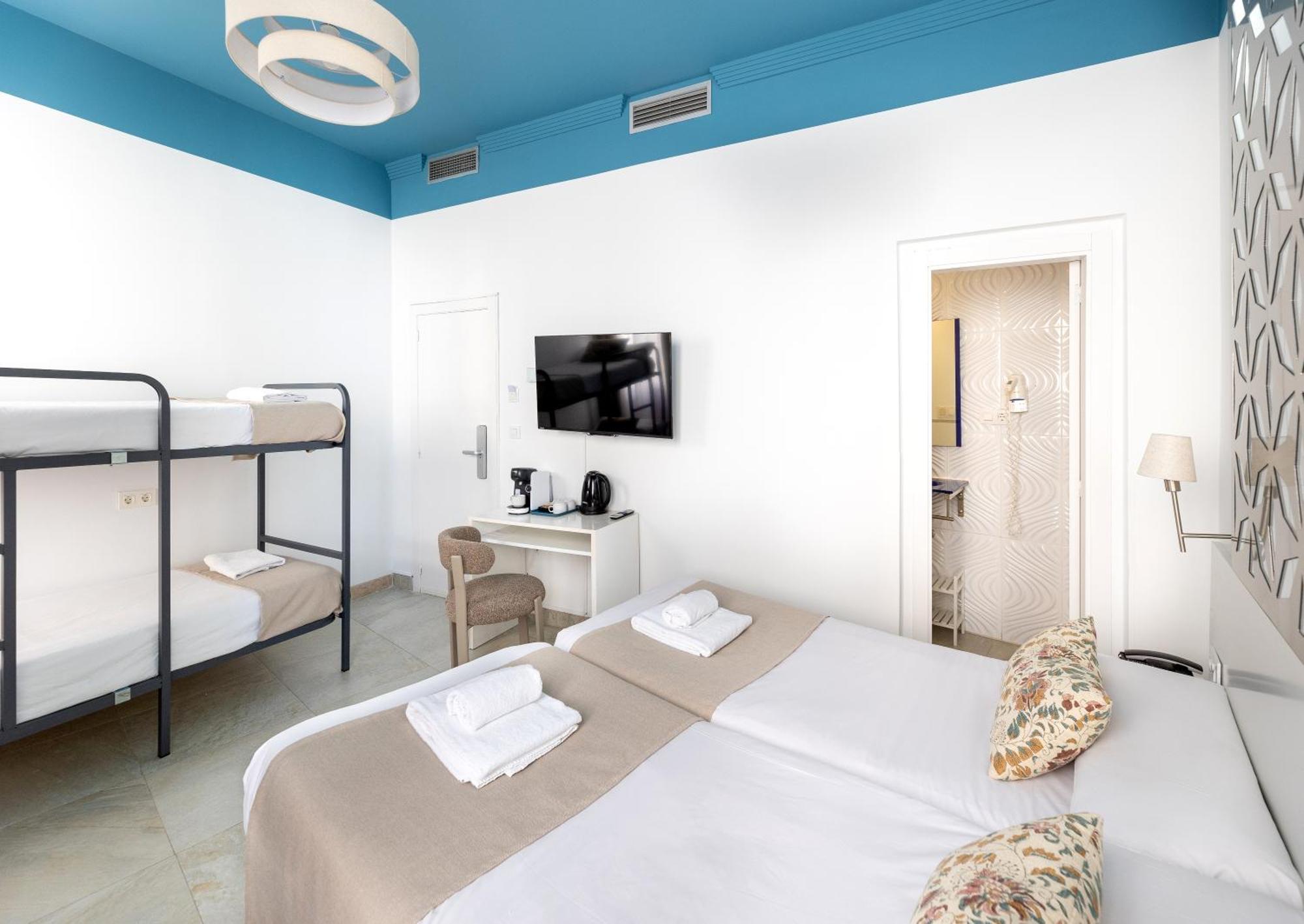 Quadruple Room,1758543627:JPEG