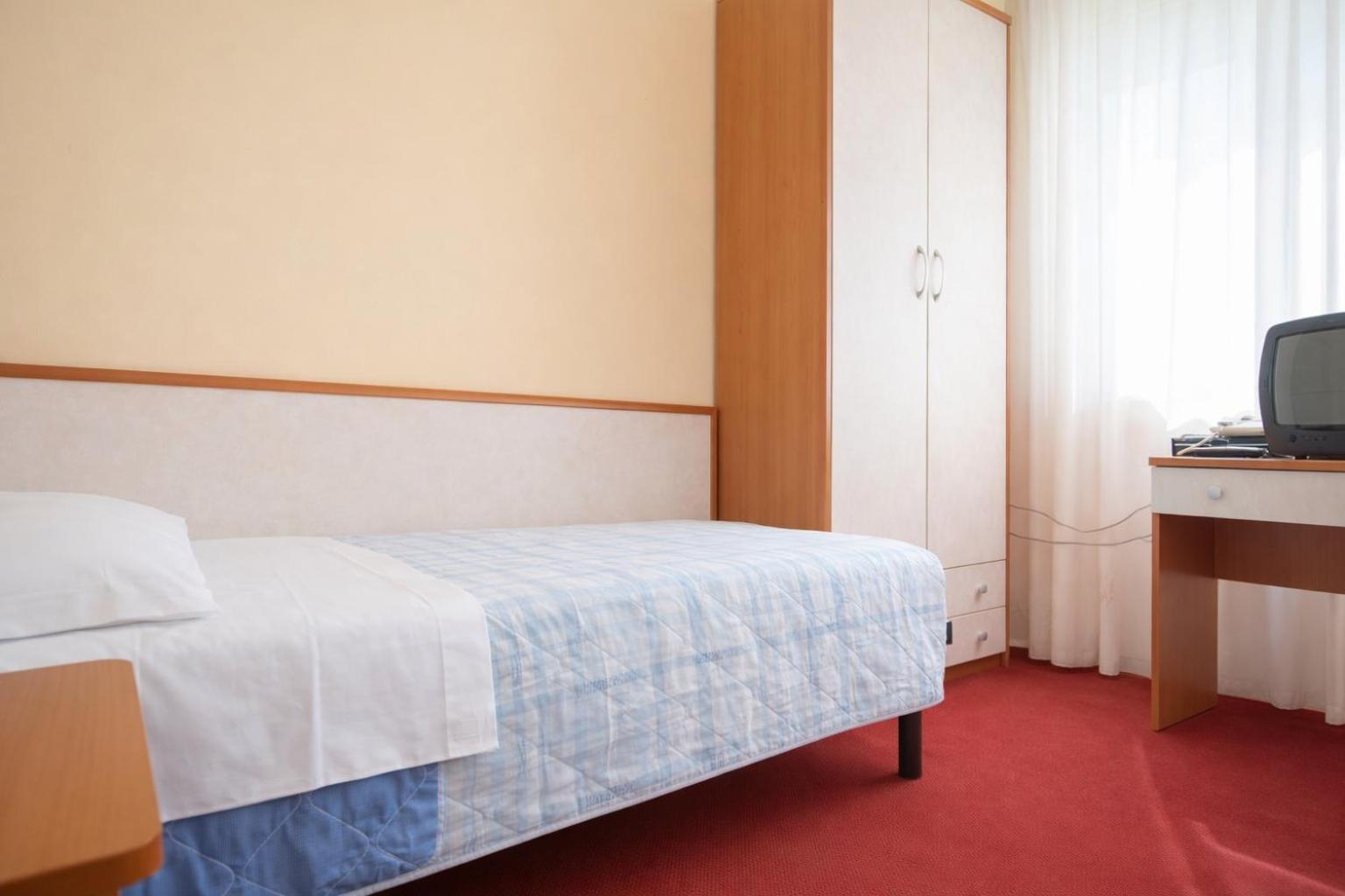 Single Room,1758573299:JPEG