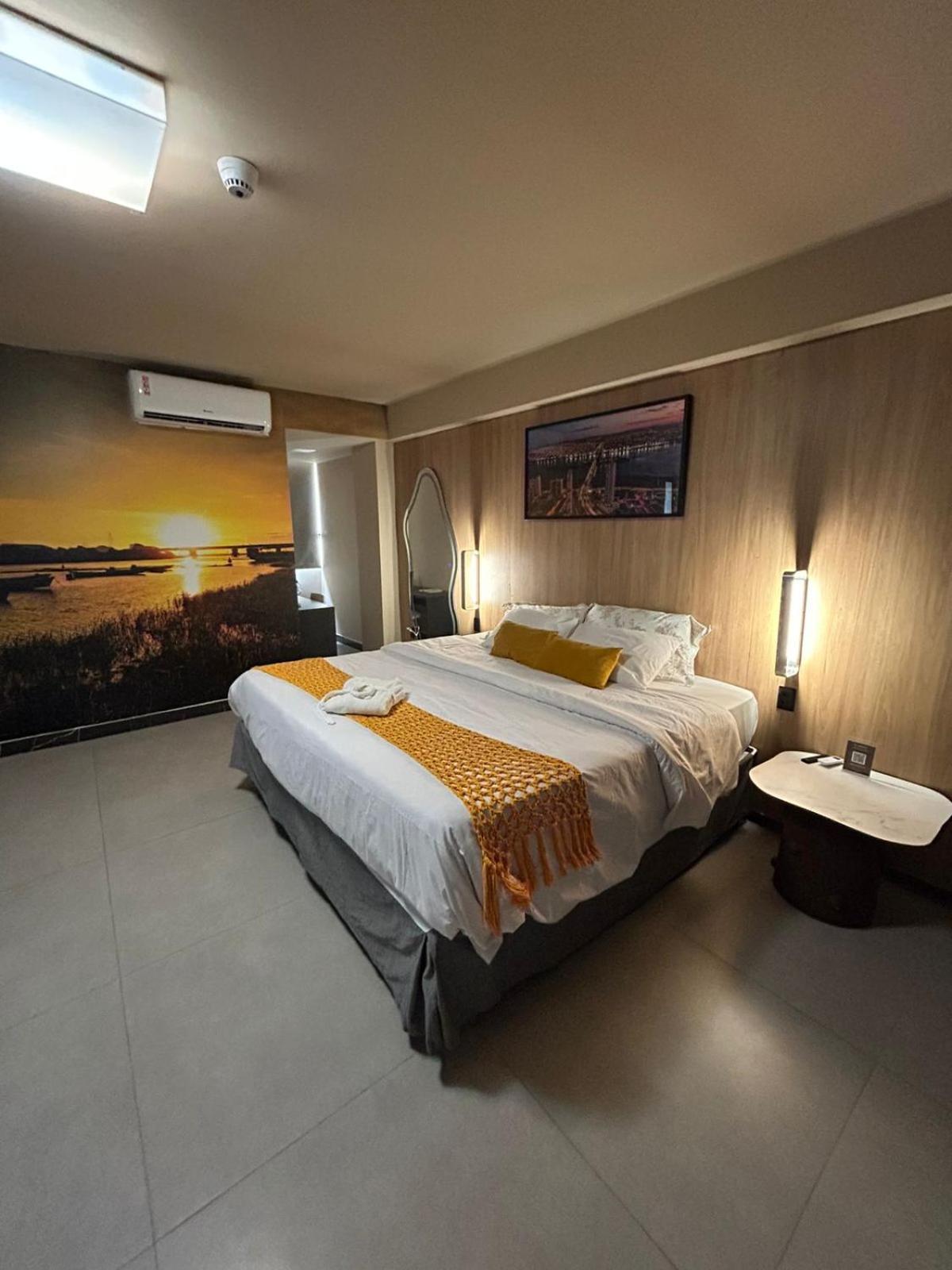 Deluxe King Suite,1758894399:JPEG