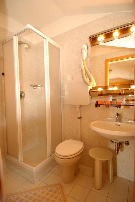 Double Room,115330091:JPEG