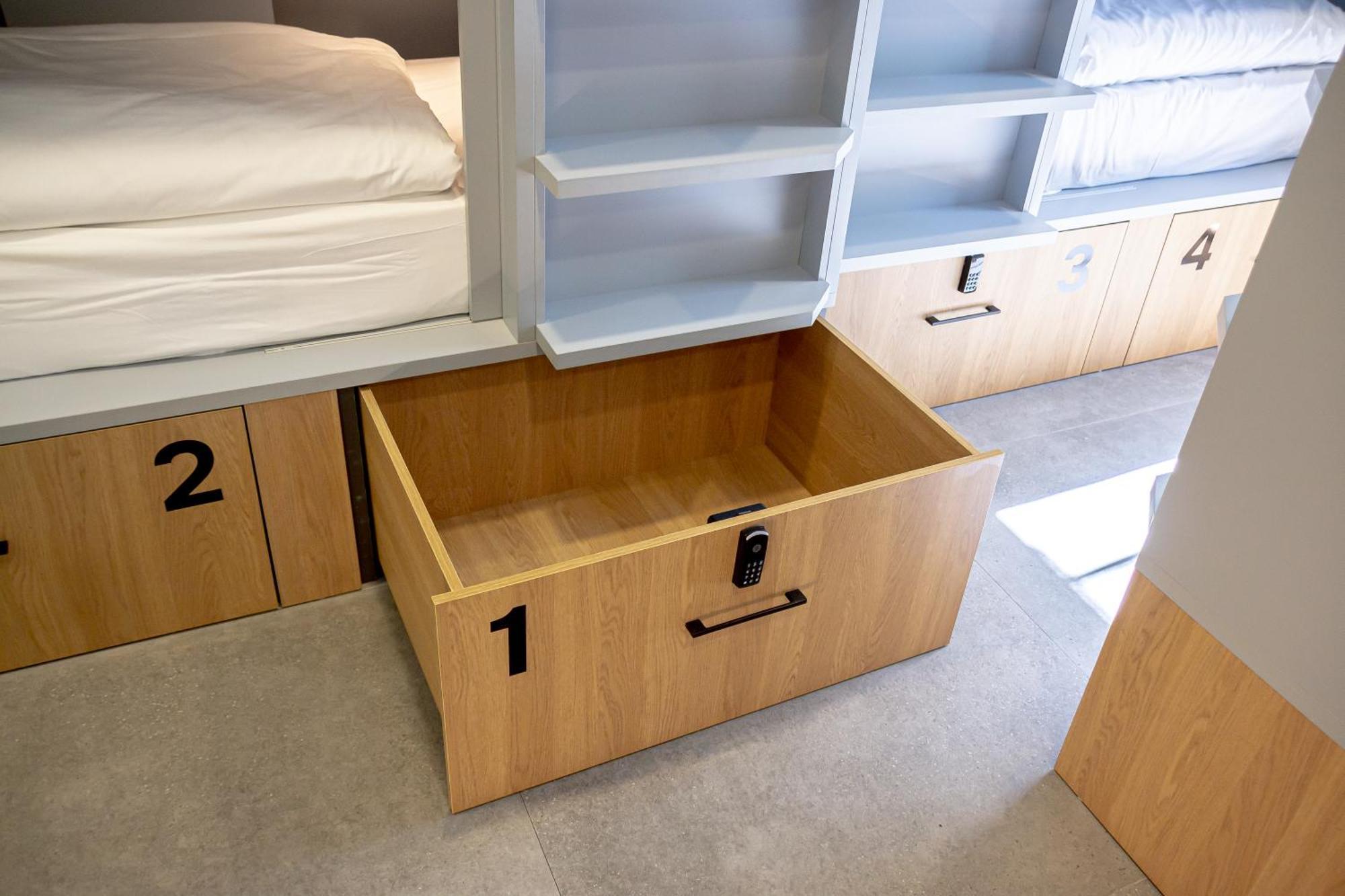 Bed in 12-Bed Mixed Dormitory Room,1760244212:JPEG