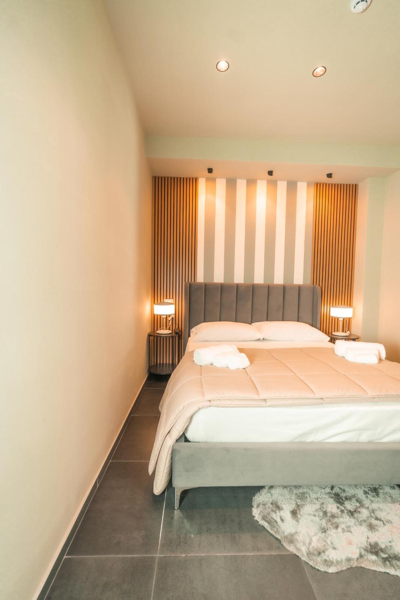 Single Room,1760519786:JPEG
