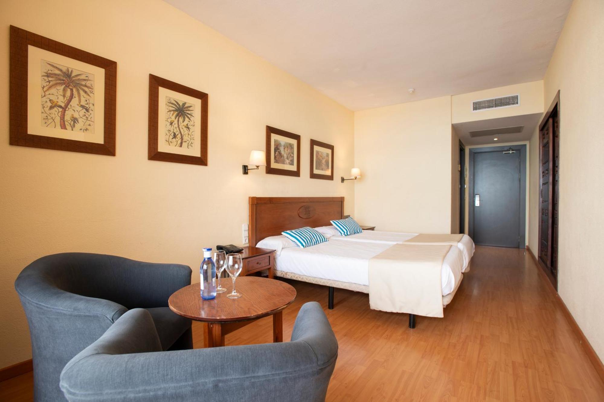 Deluxe Triple Room Sea View