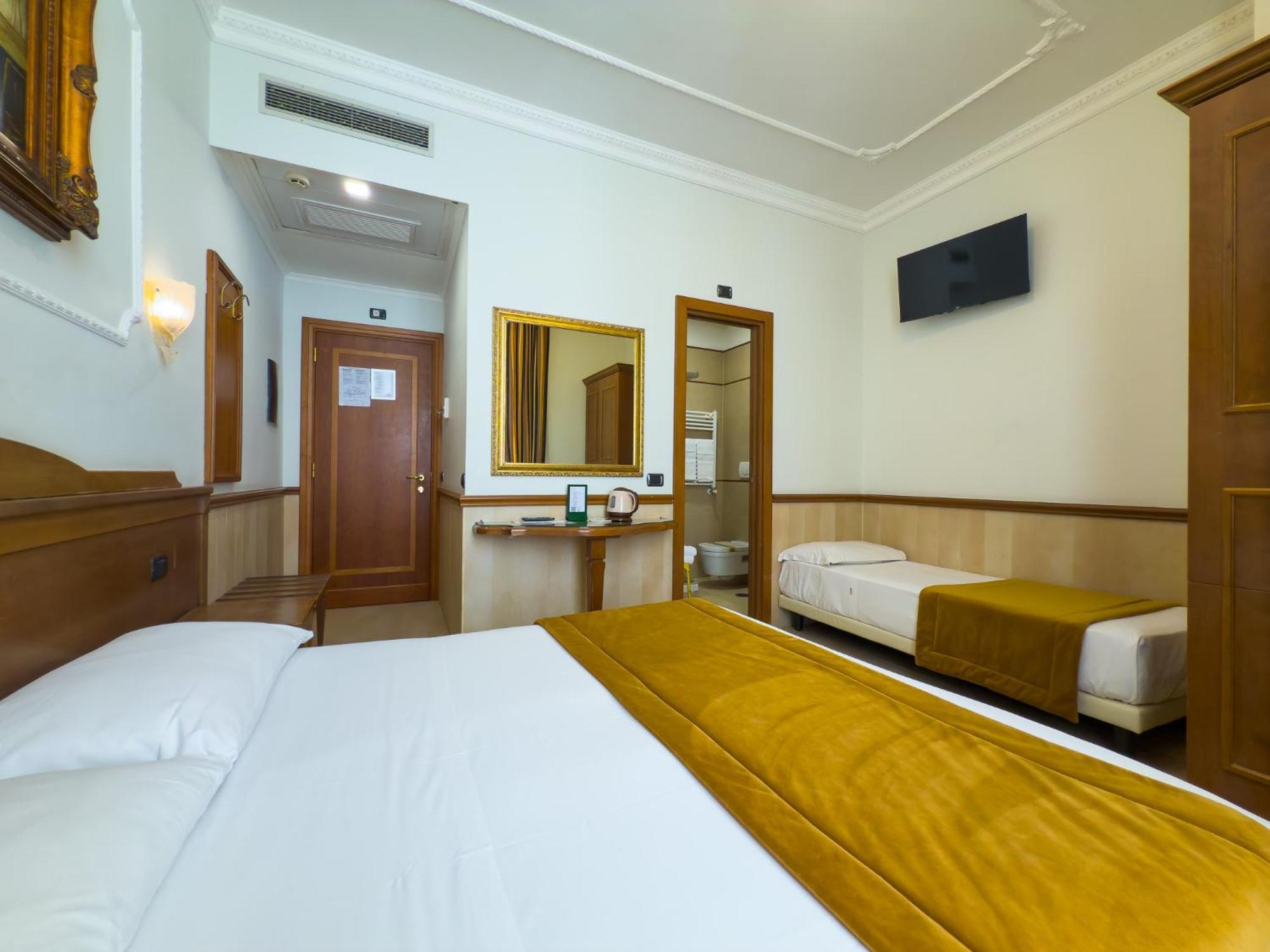 Triple Room