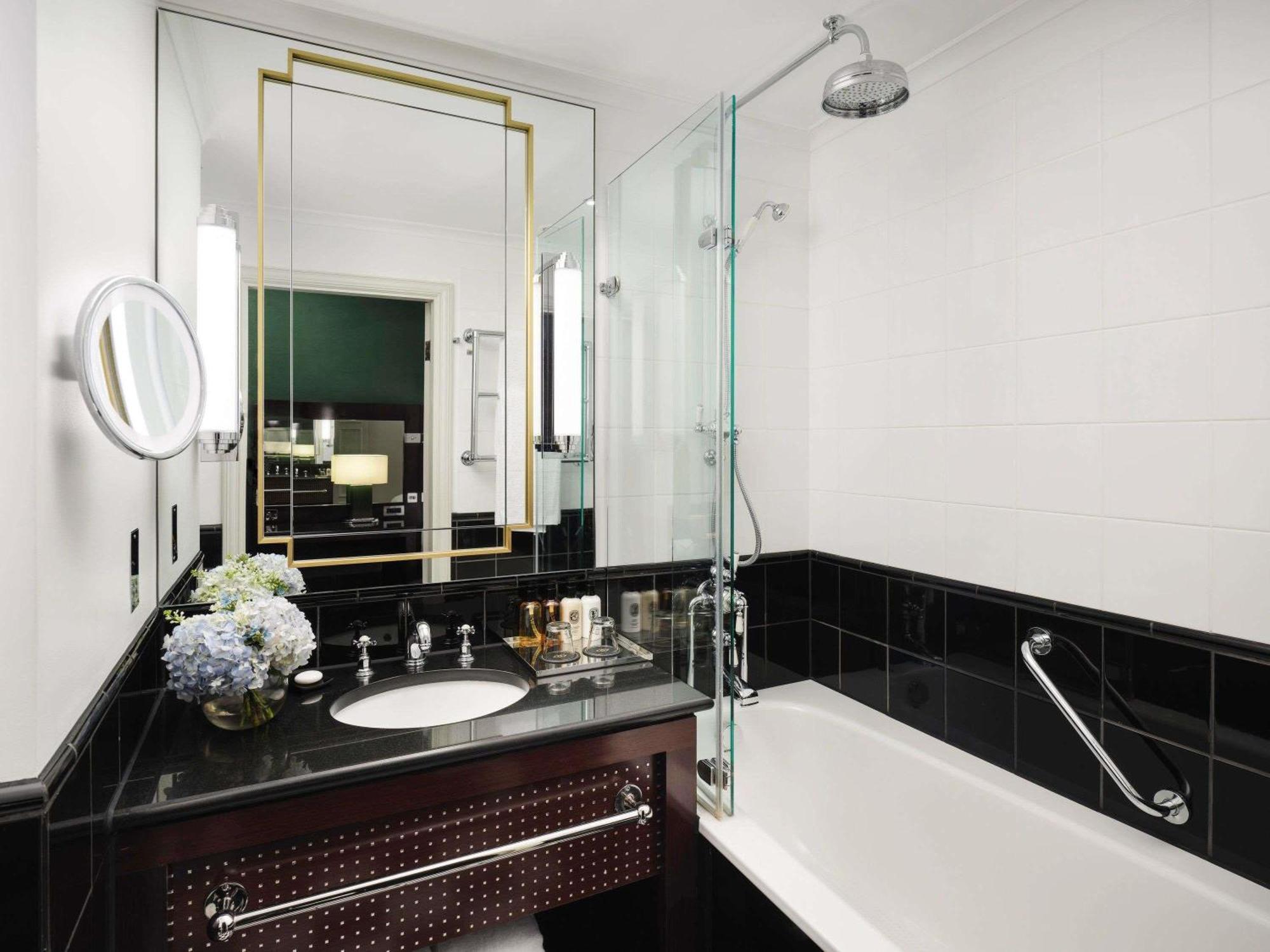 Luxury King Room,1765173585:JPEG