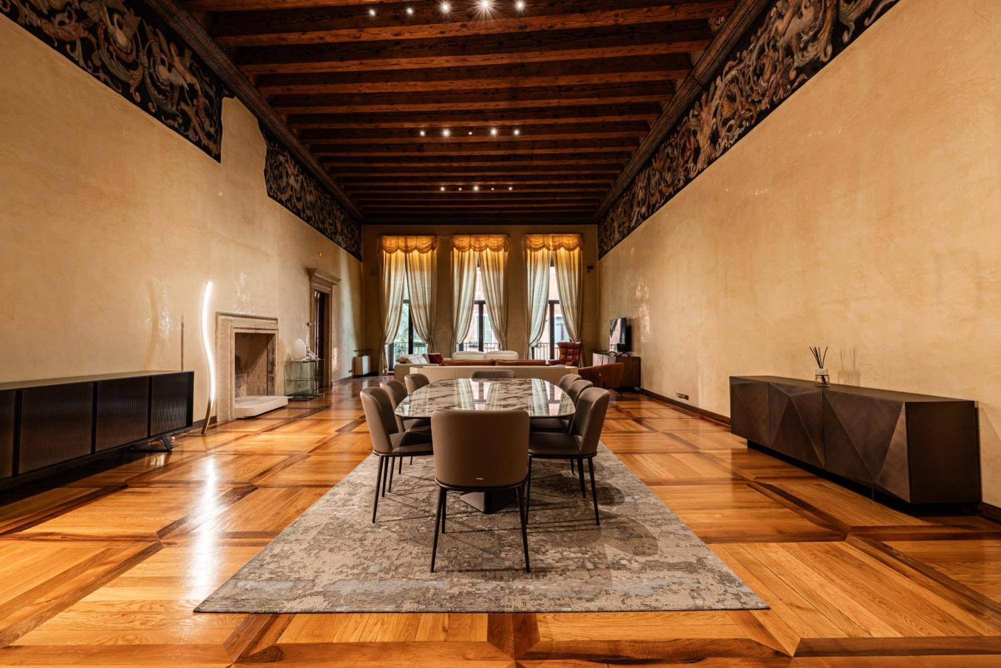 Six-Bedroom Luxury Apartment,1773721398:JPEG