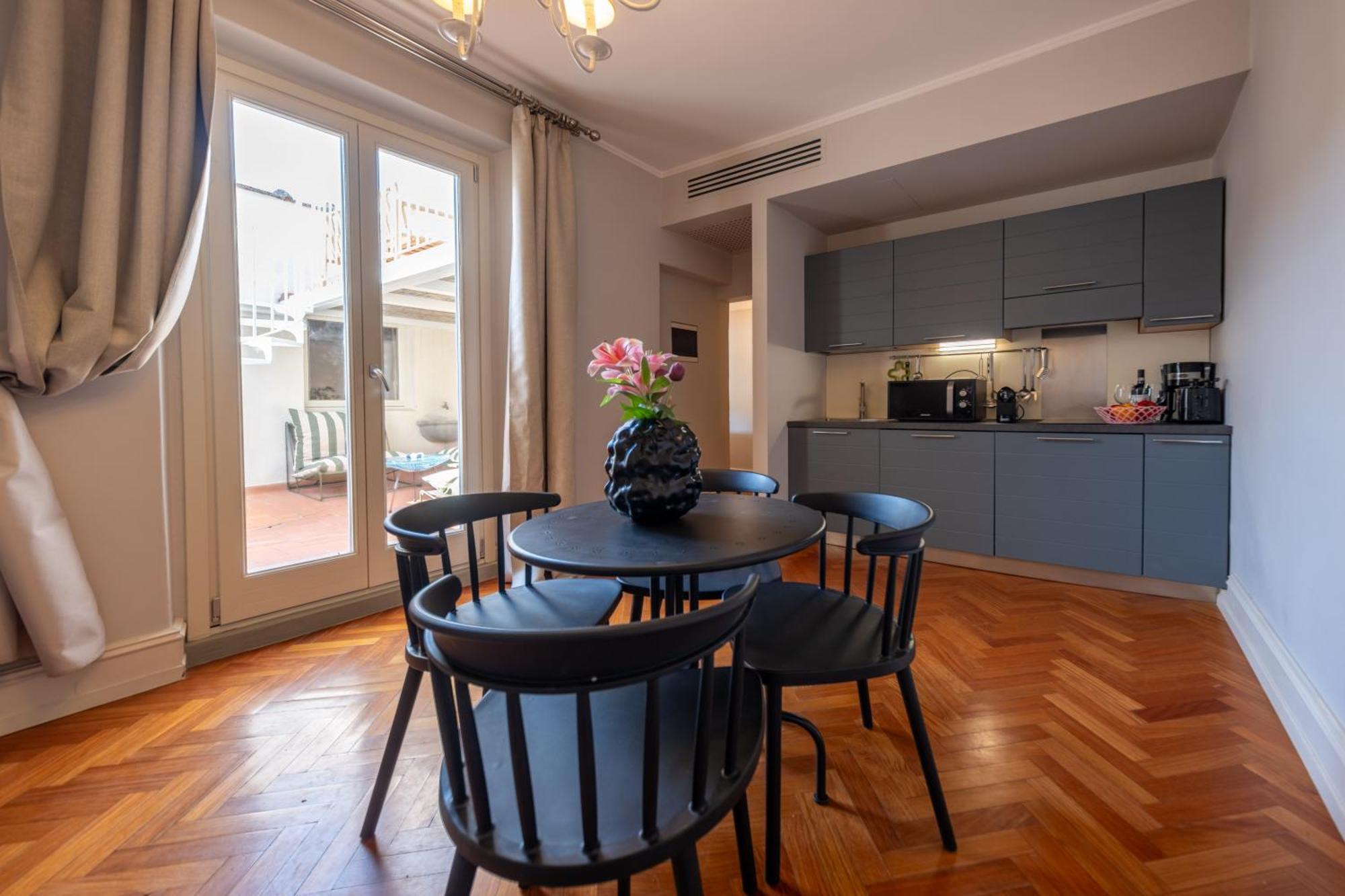 Penthouse Apartment,1765325998:JPEG