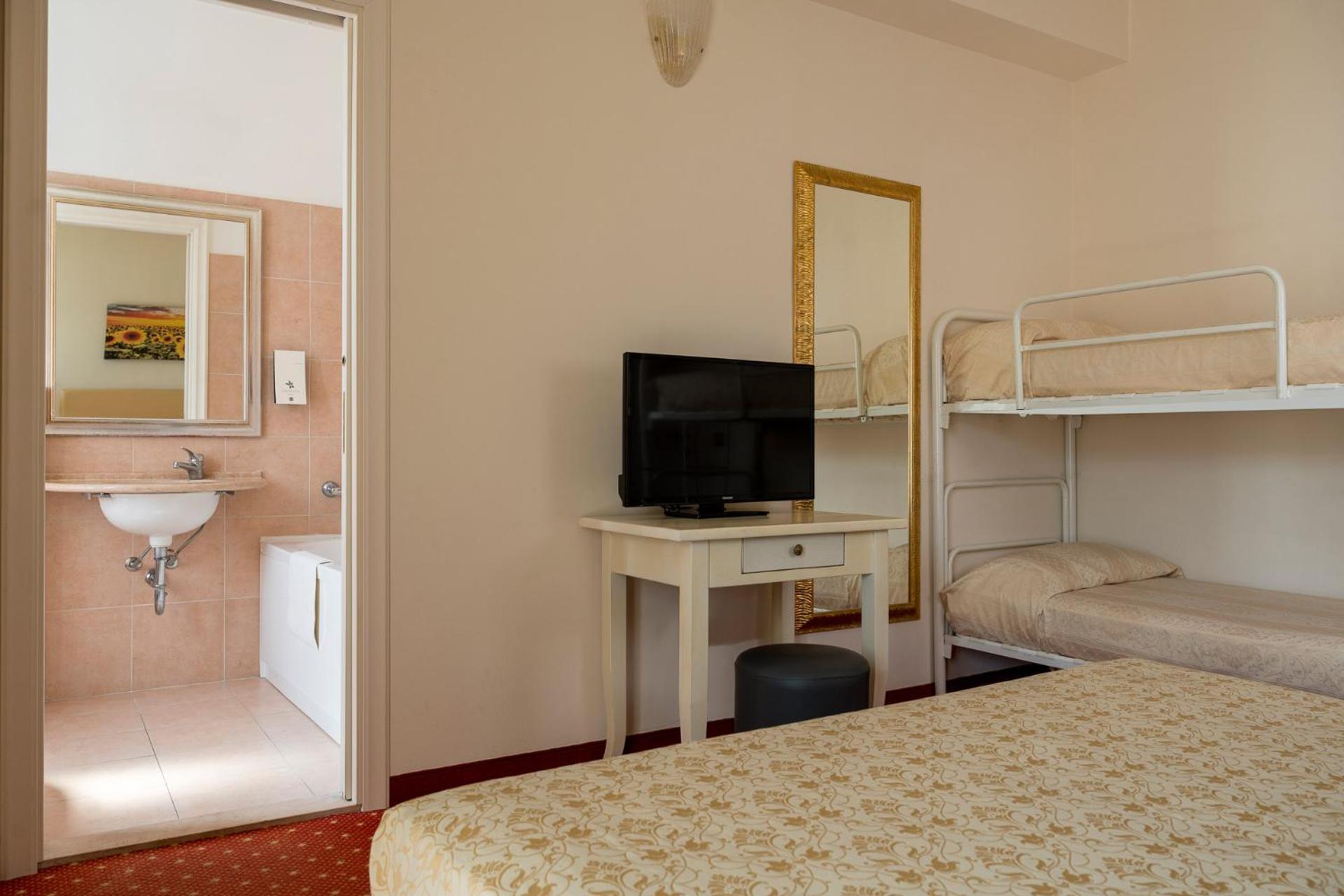 Classic Quadruple Room,1765335435:JPEG