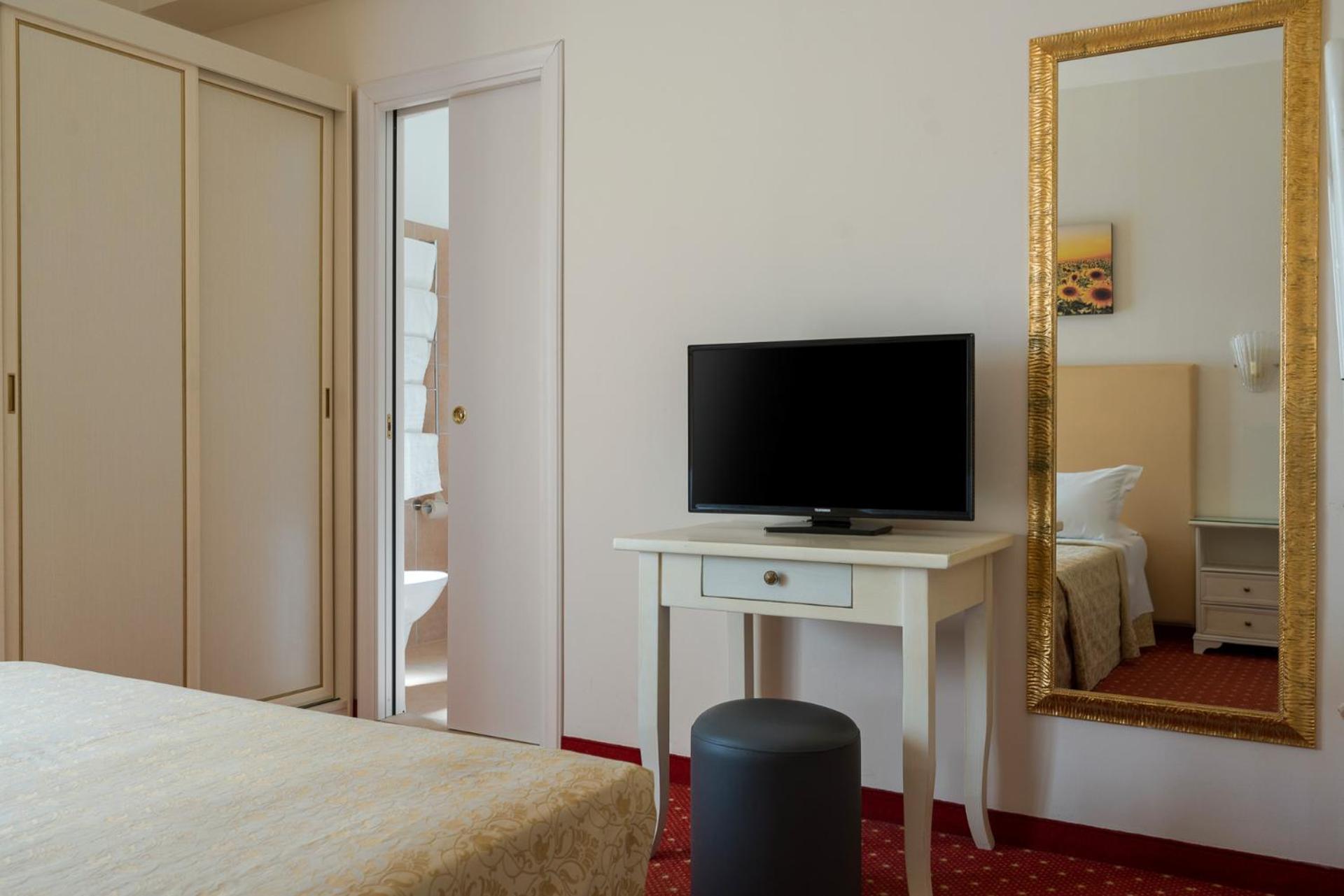 Classic Quadruple Room