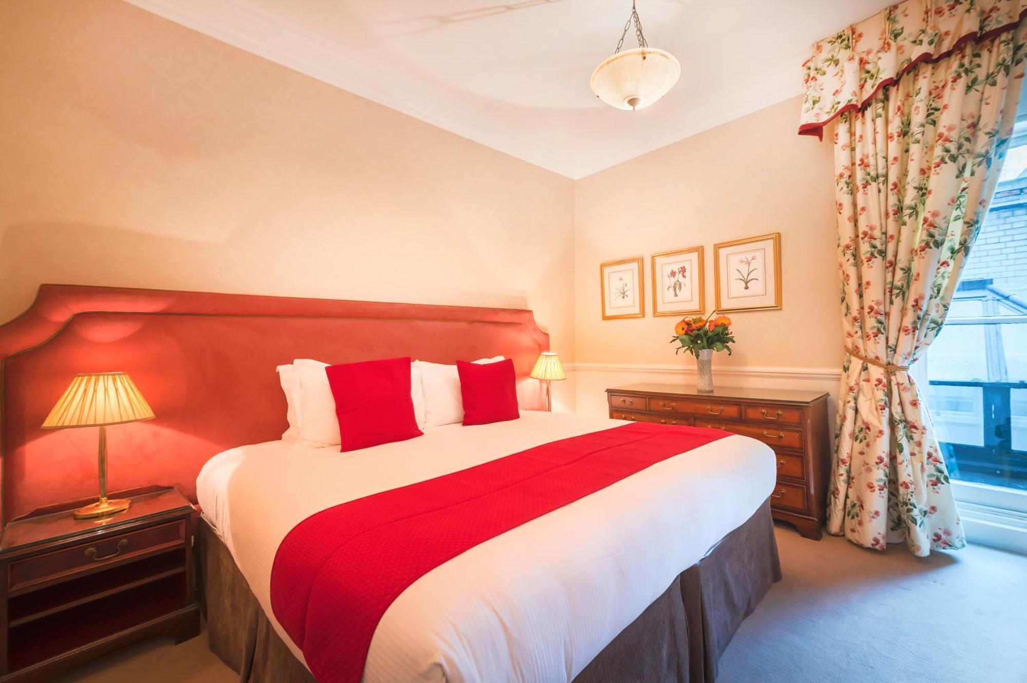 Superior One-Bedroom Residence Annexe Building