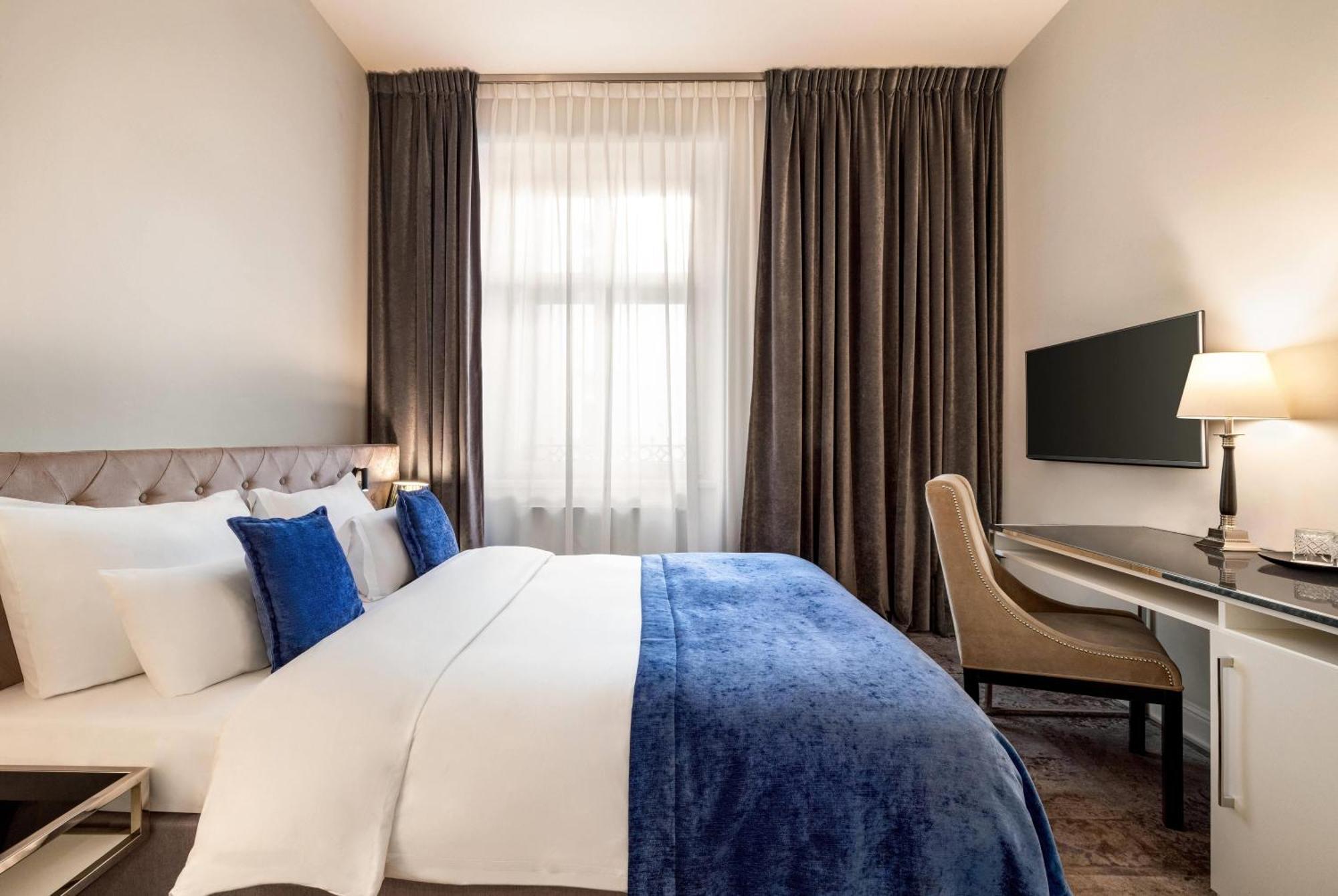 Classic Room,1765435144:JPEG