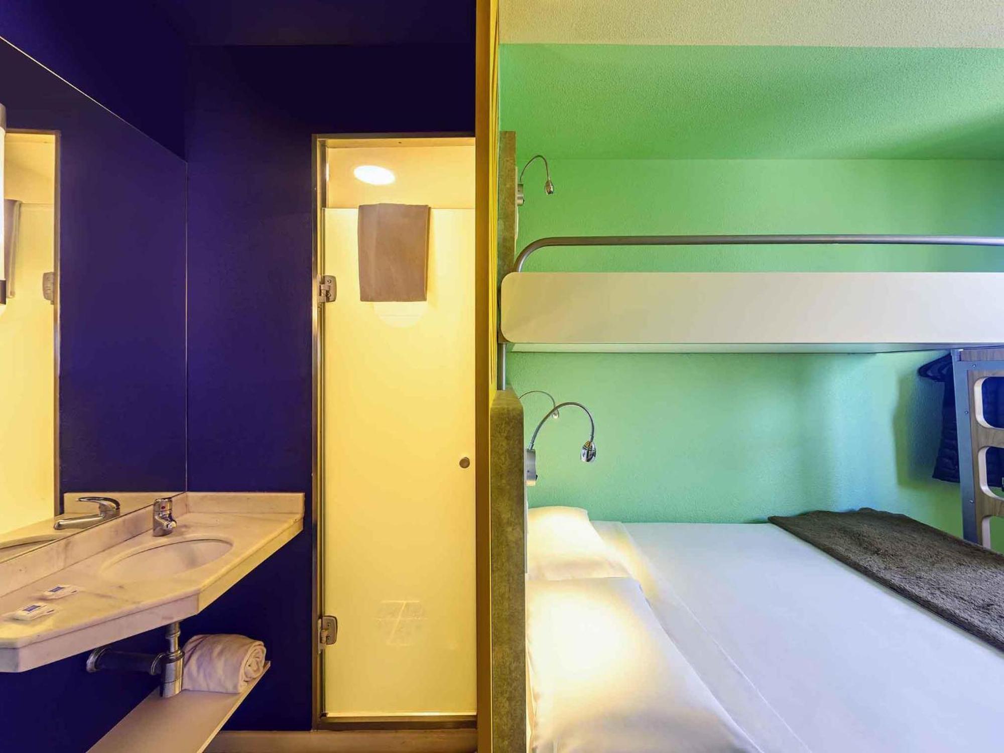 Standard Apartment Overlapping Bed