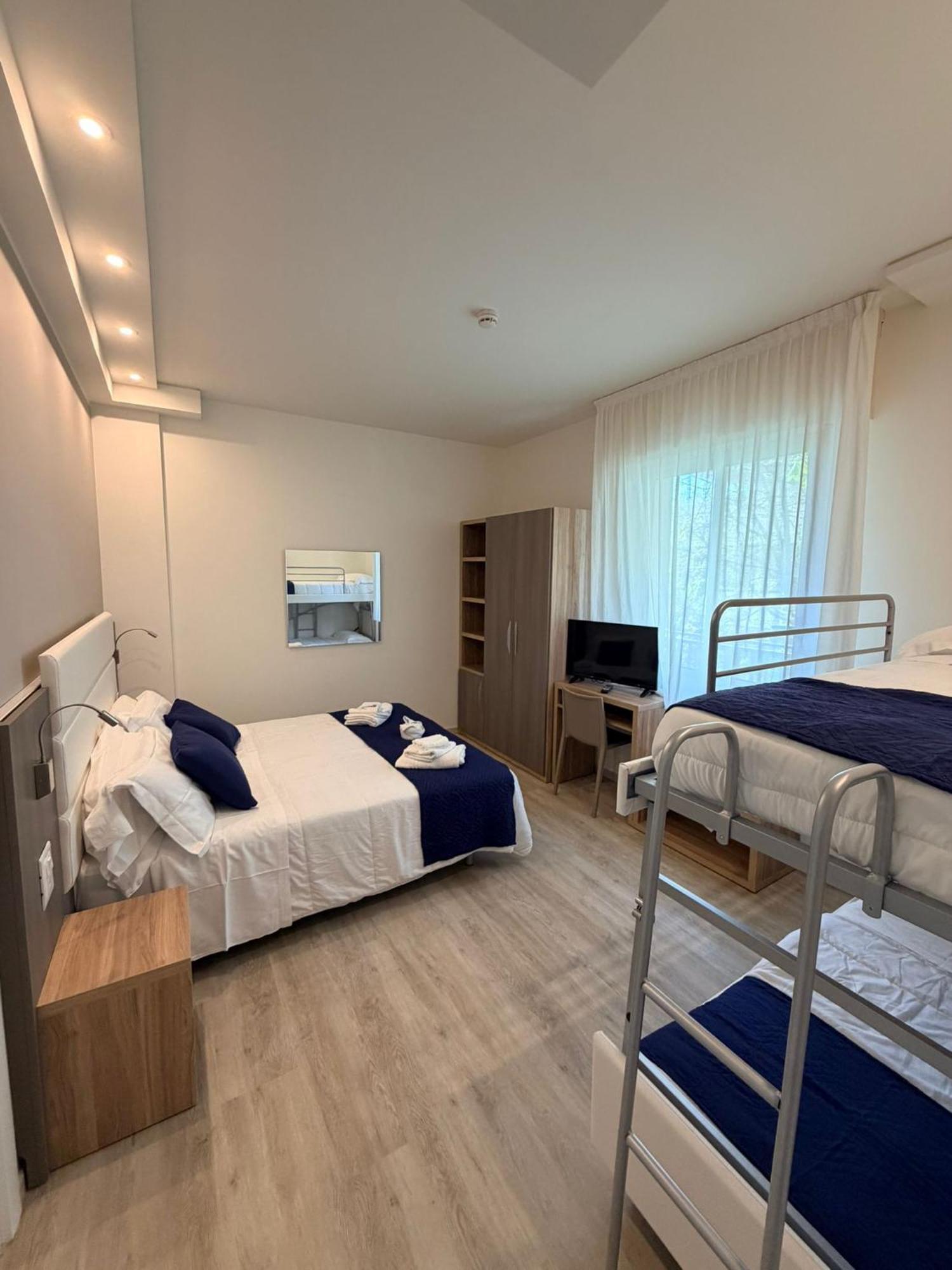 Standard Quadruple Room,1765437819:JPEG