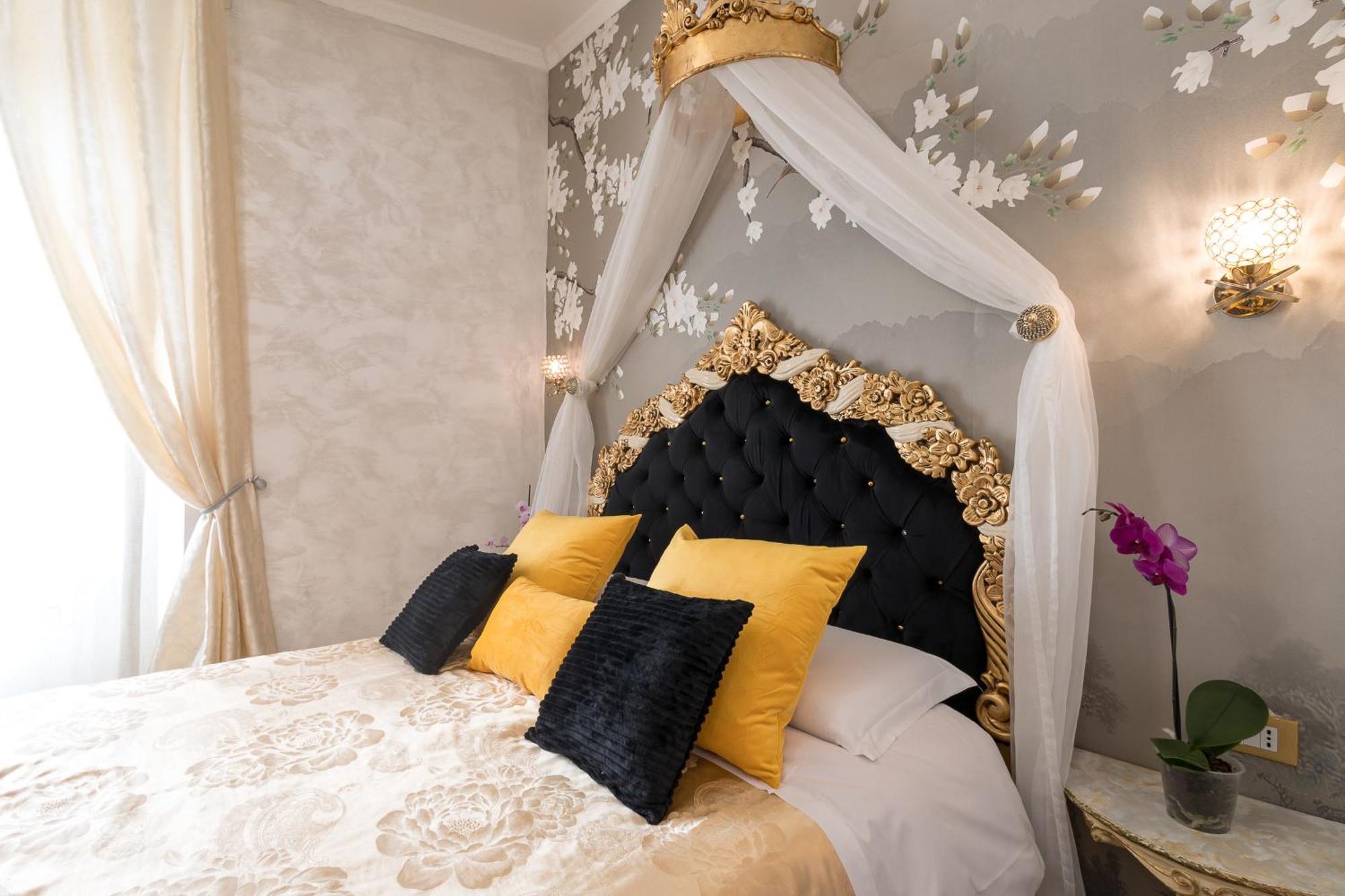 Deluxe Double Room Bath