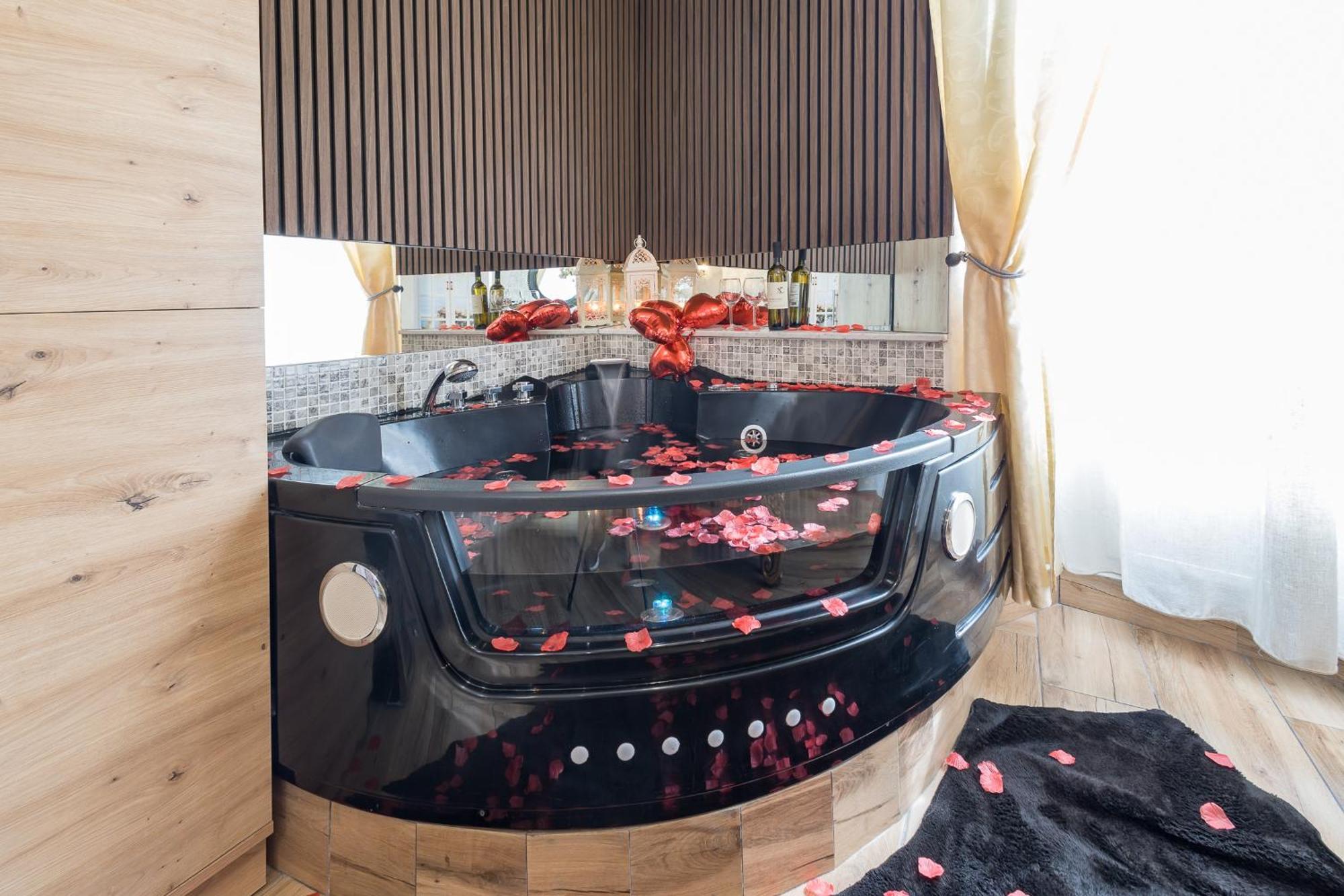 Deluxe Double Room Bath