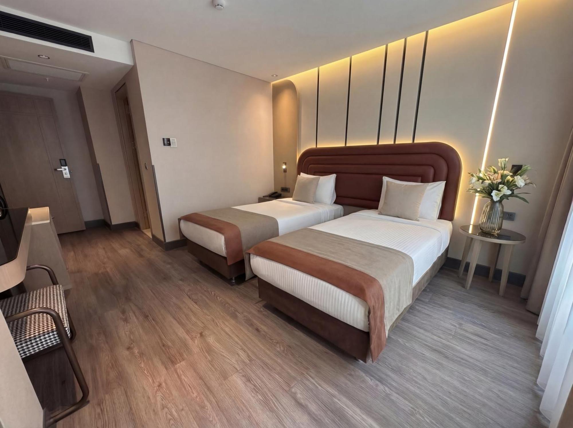 Standard Twin Room,1765583981:JPEG