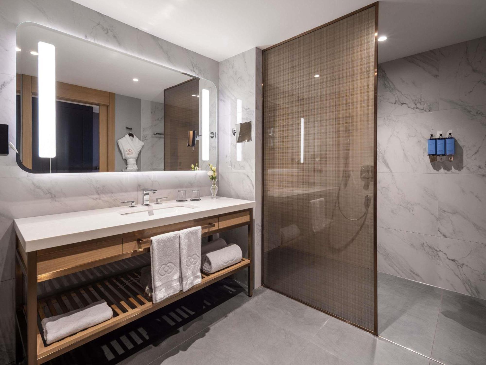 Luxury Twin Room Bosphorus View,1758793308:JPEG