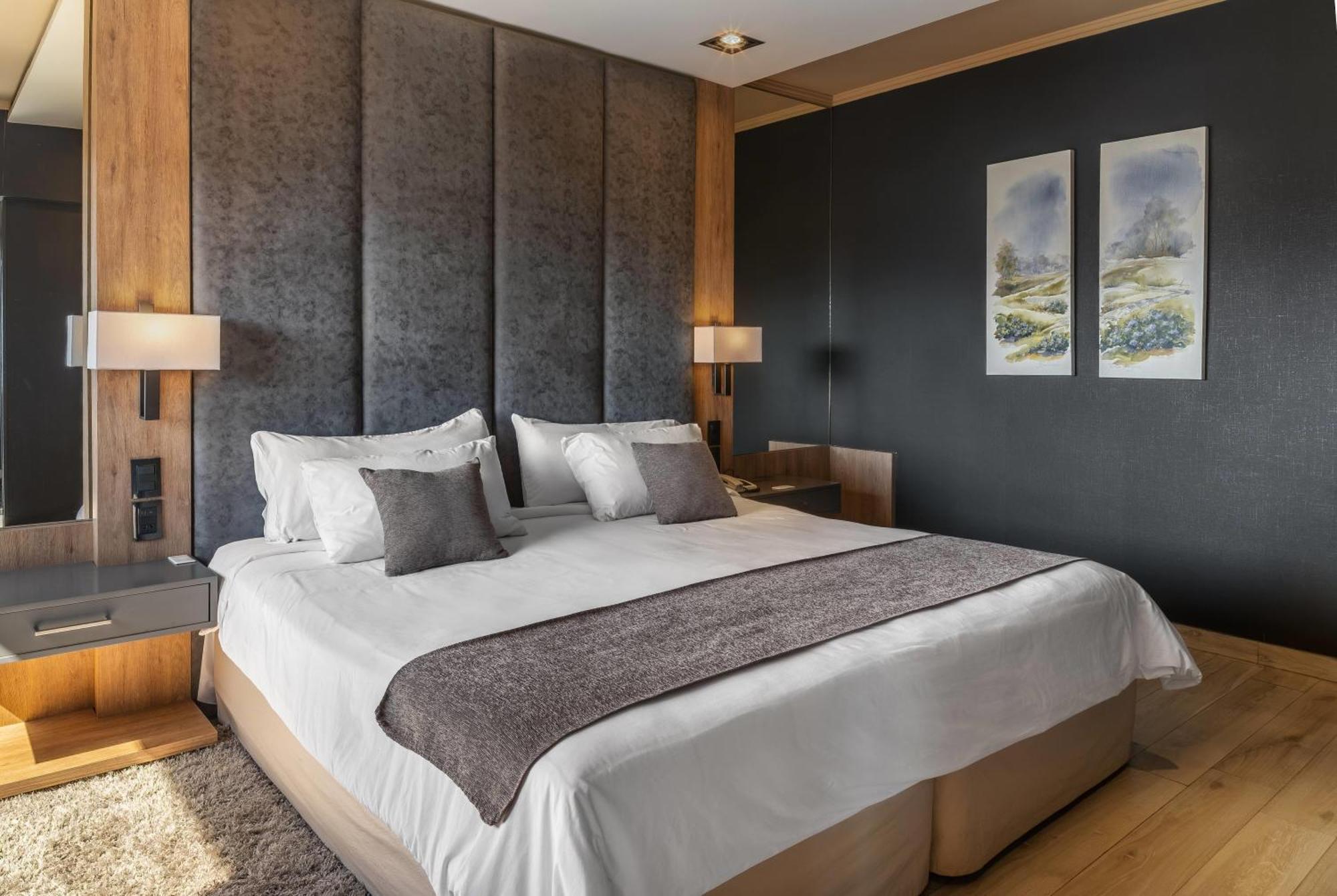 King Bed, Executive Suite, Non-Smoking