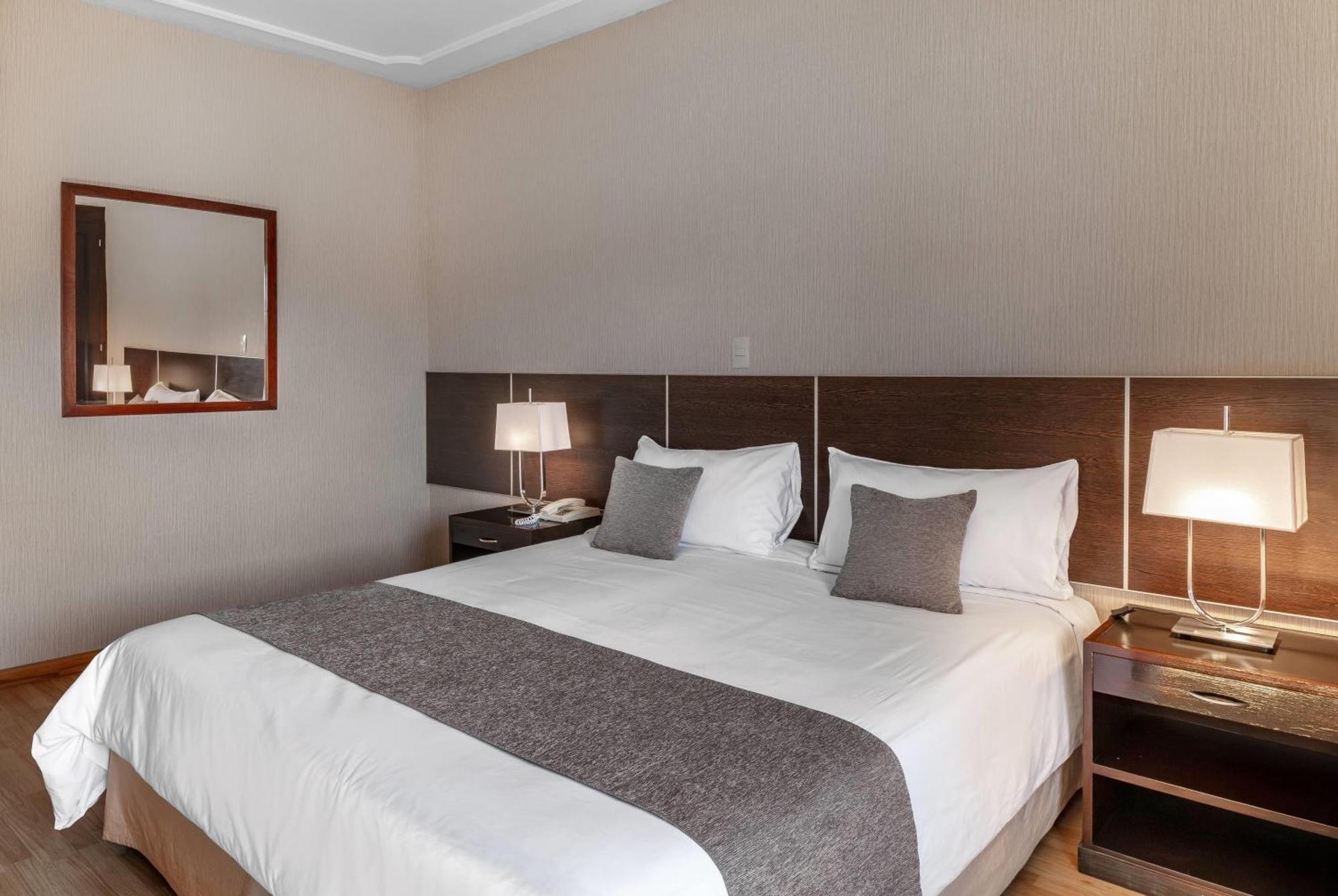 1 Queen Bed or 2 Single Beds, VIP Room, Non-Smoking