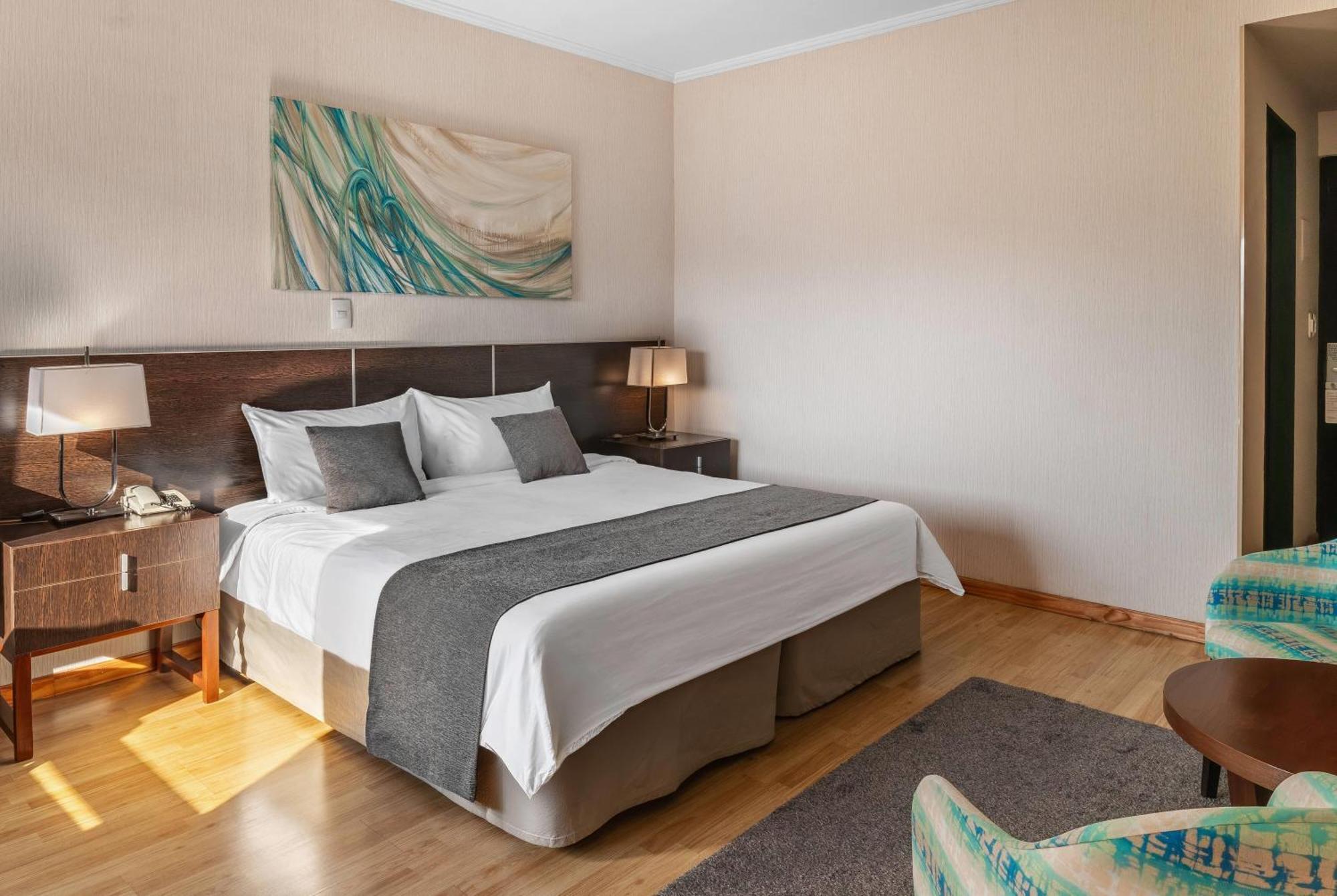 1 King Bed or 2 Single Beds, Junior Suite, Non-Smoking