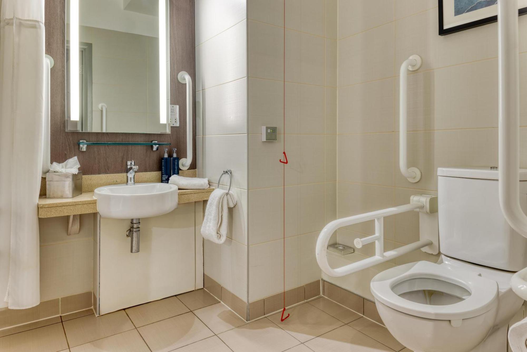 Queen Room - Mobility Access,1765808451:JPEG