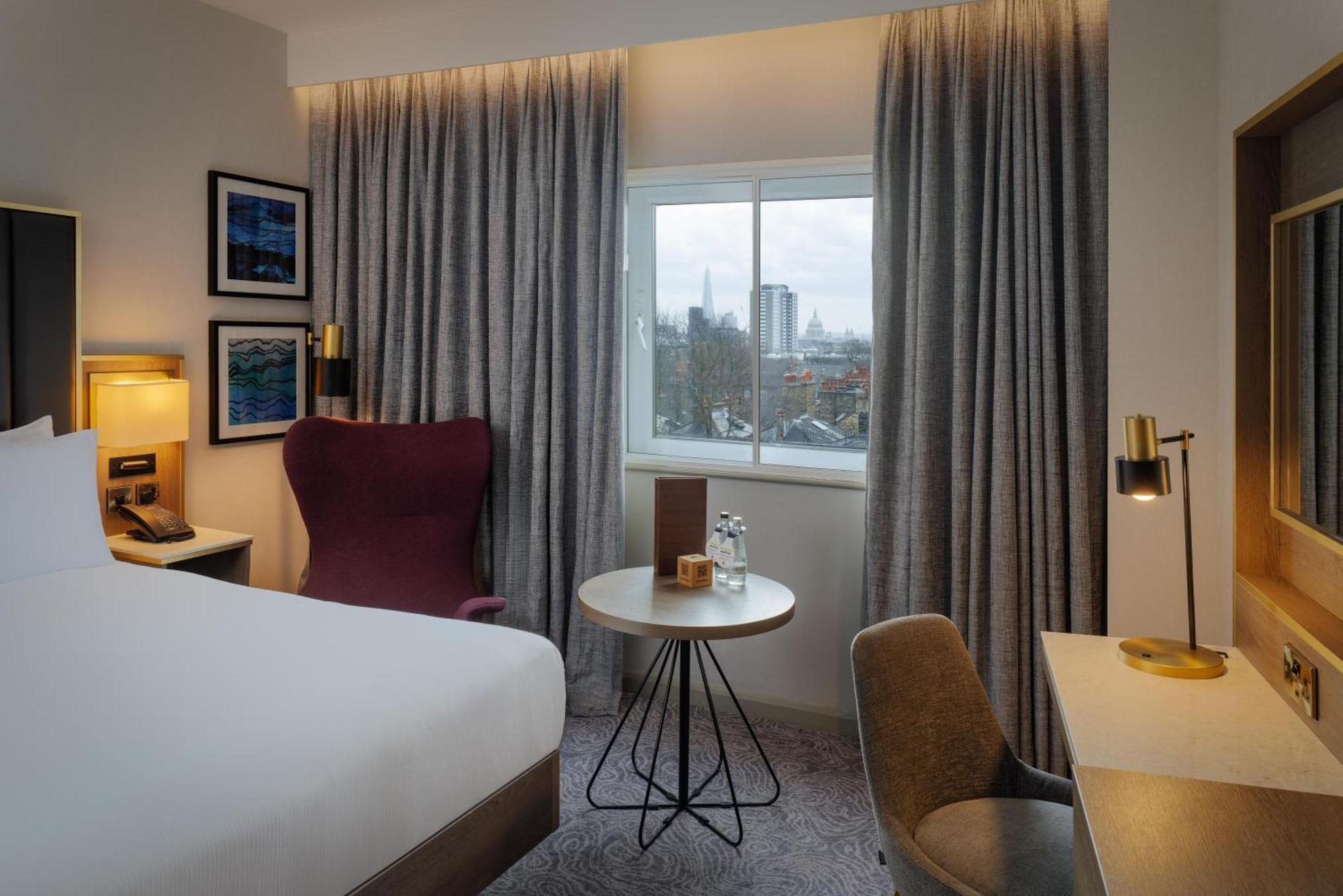 Executive King Room Lounge Access