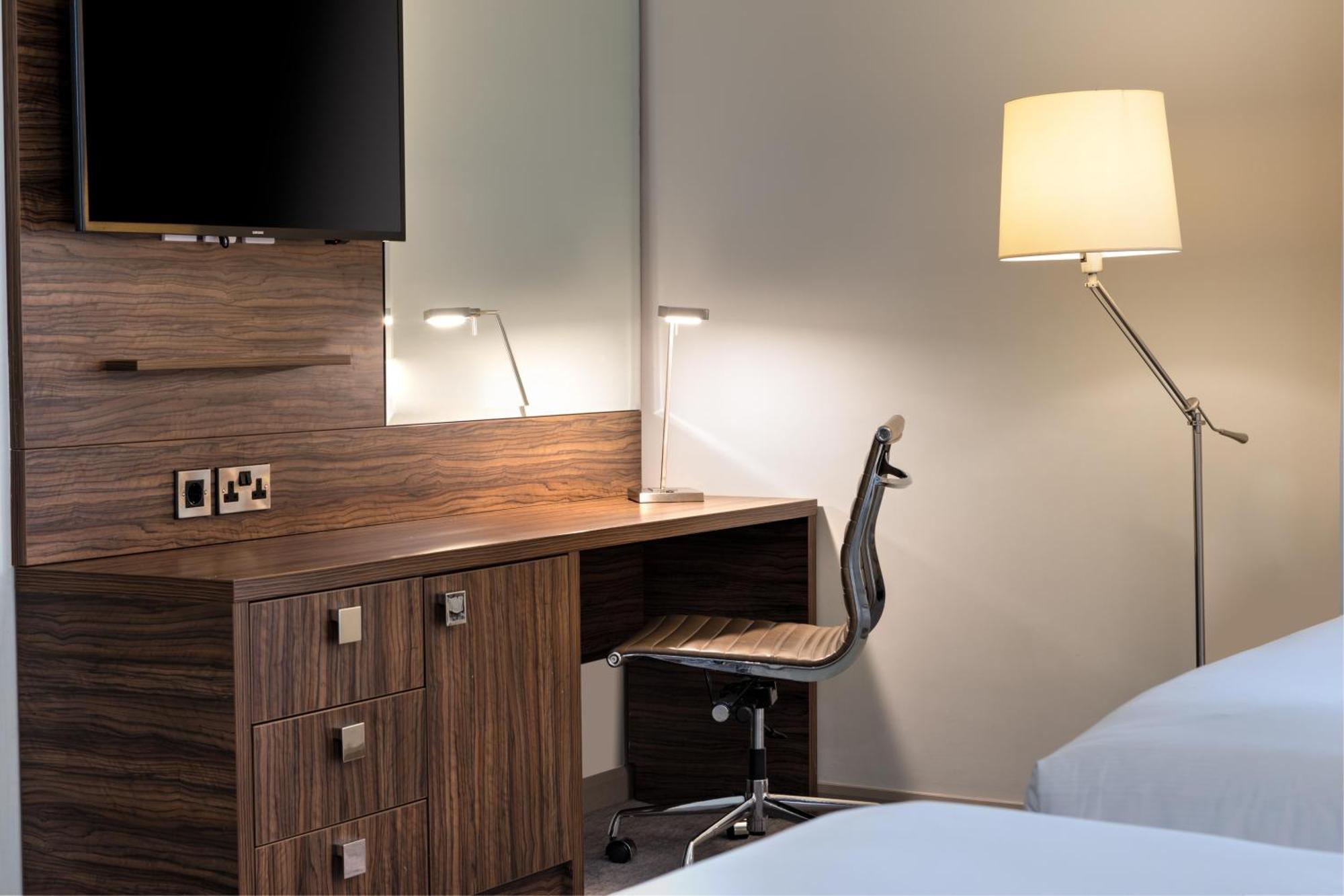 Deluxe Double plus Single Bed