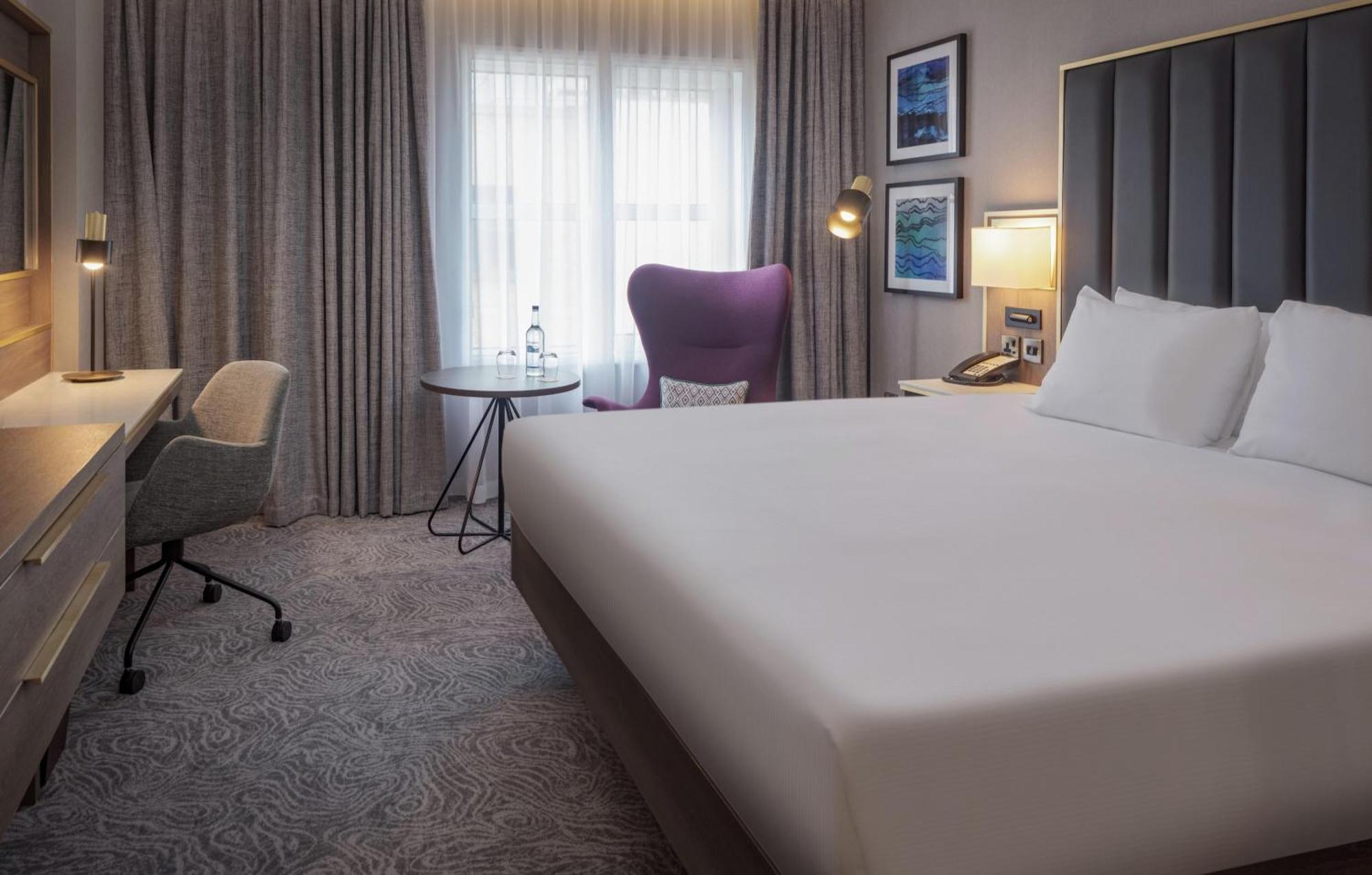 Executive King Room Lounge Access