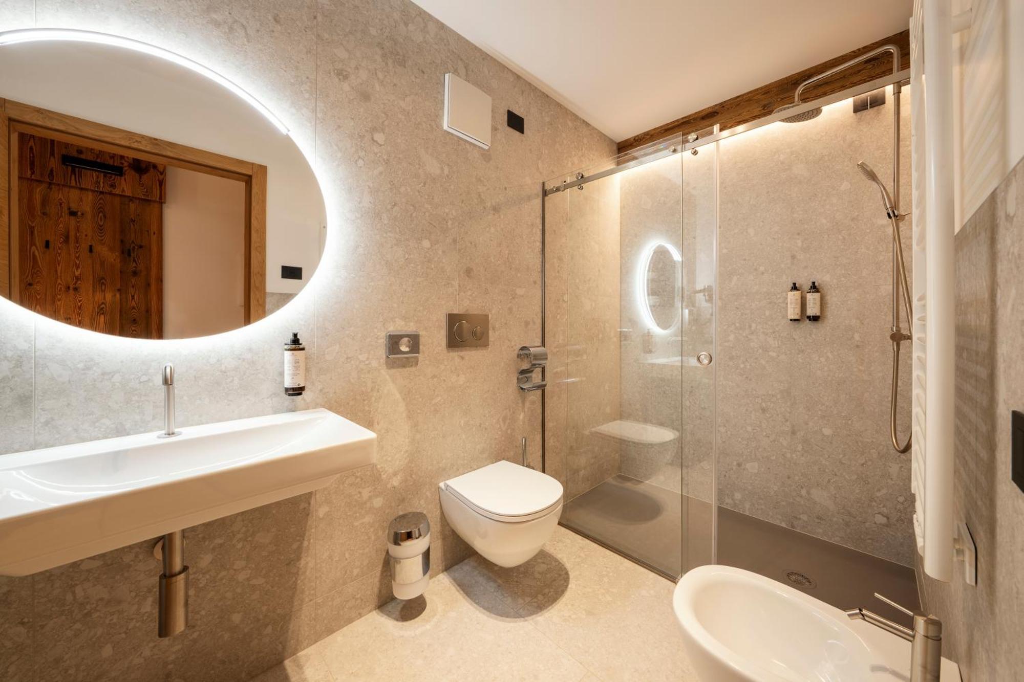 Deluxe Double or Twin Room Mountain View