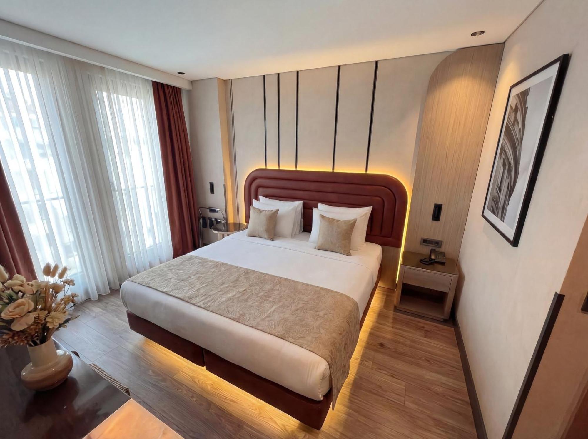 Deluxe King Room,1770479695:JPEG