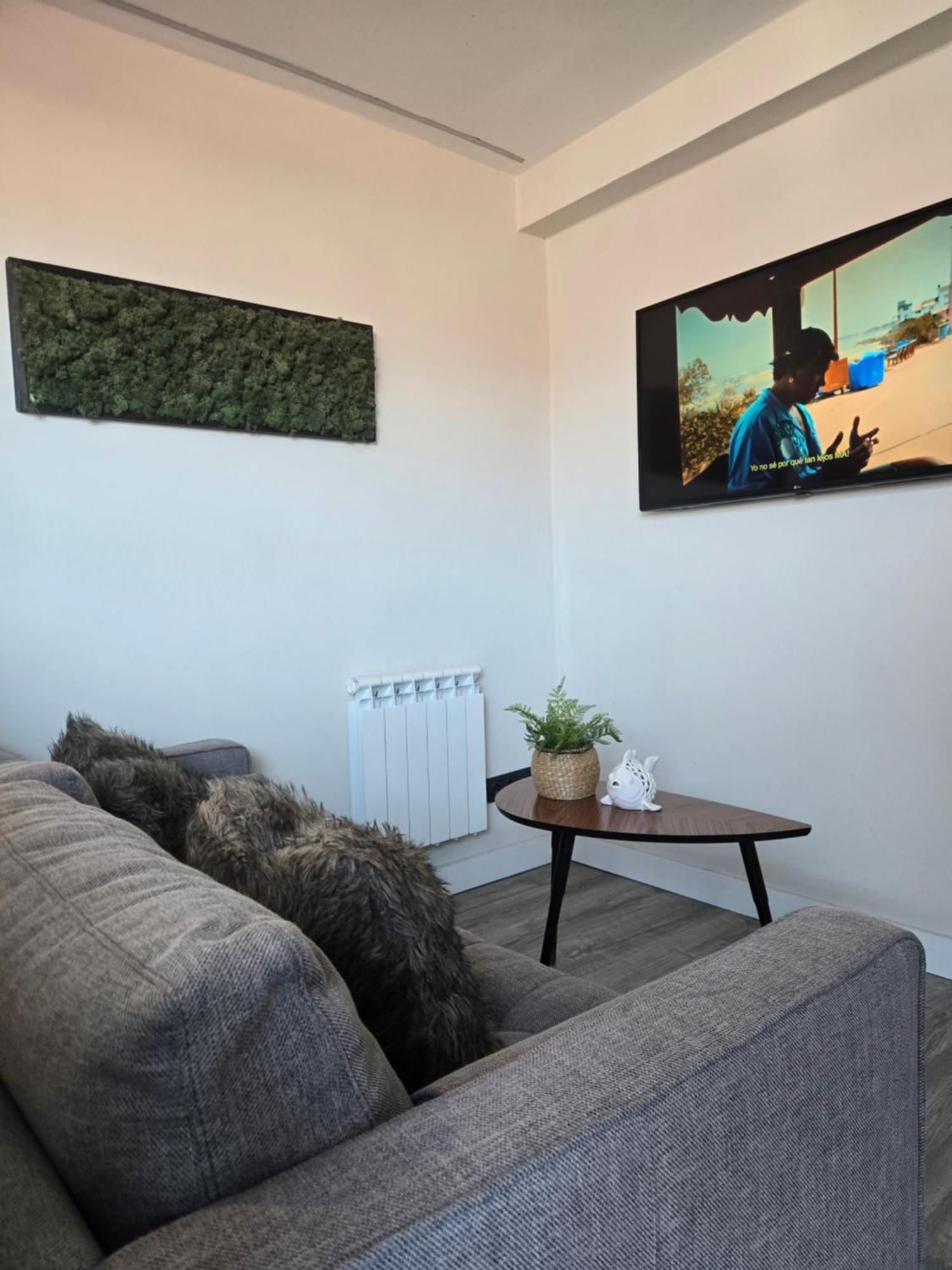 Apartment Terrace,1765881557:JPEG