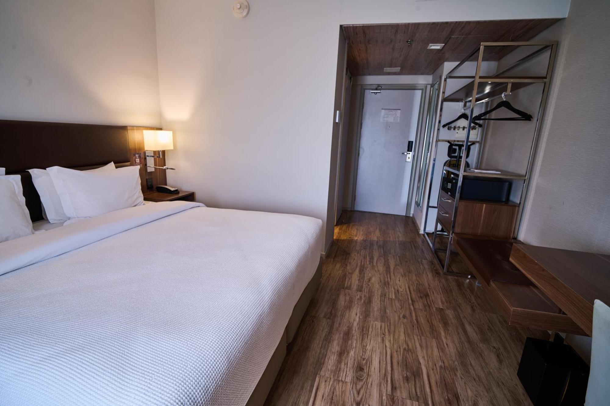 Luxury Double 1 King Bed
