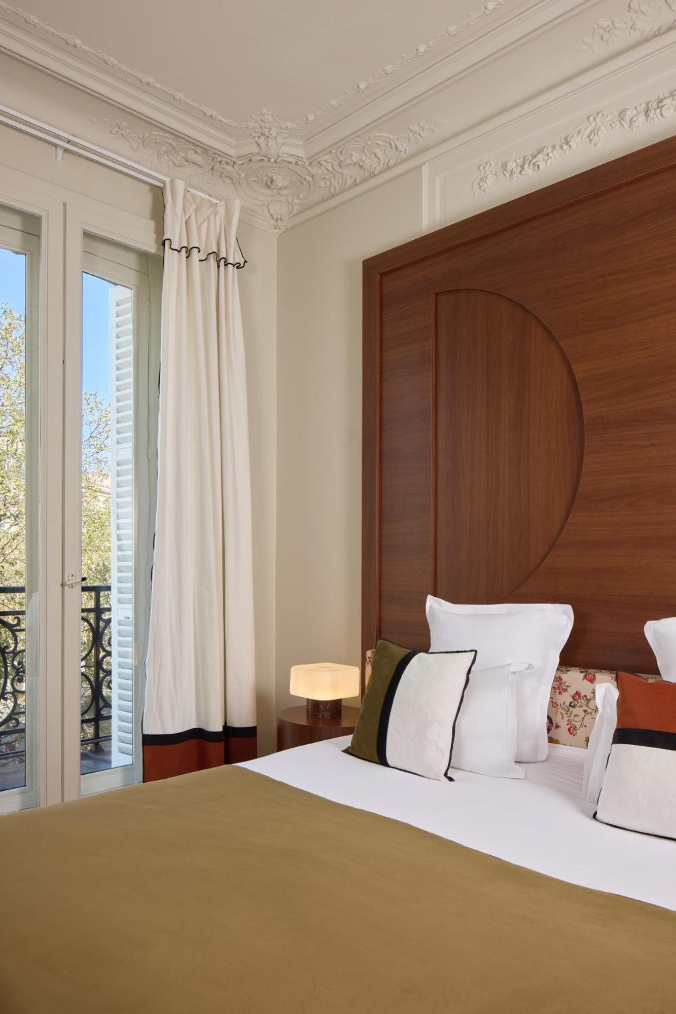 Executive Room,1765949378:JPEG