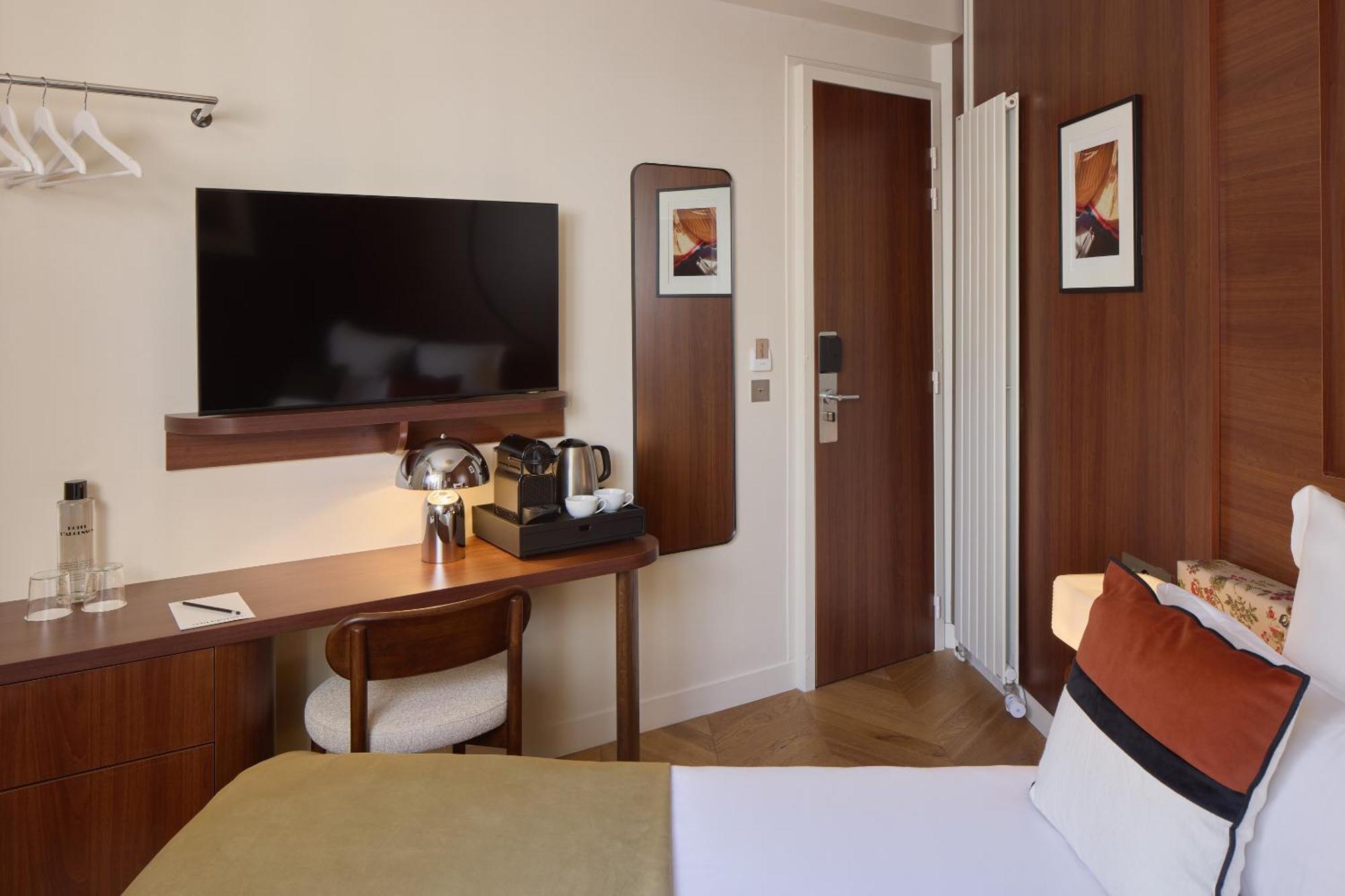 Cosy Single Room,1765949417:JPEG