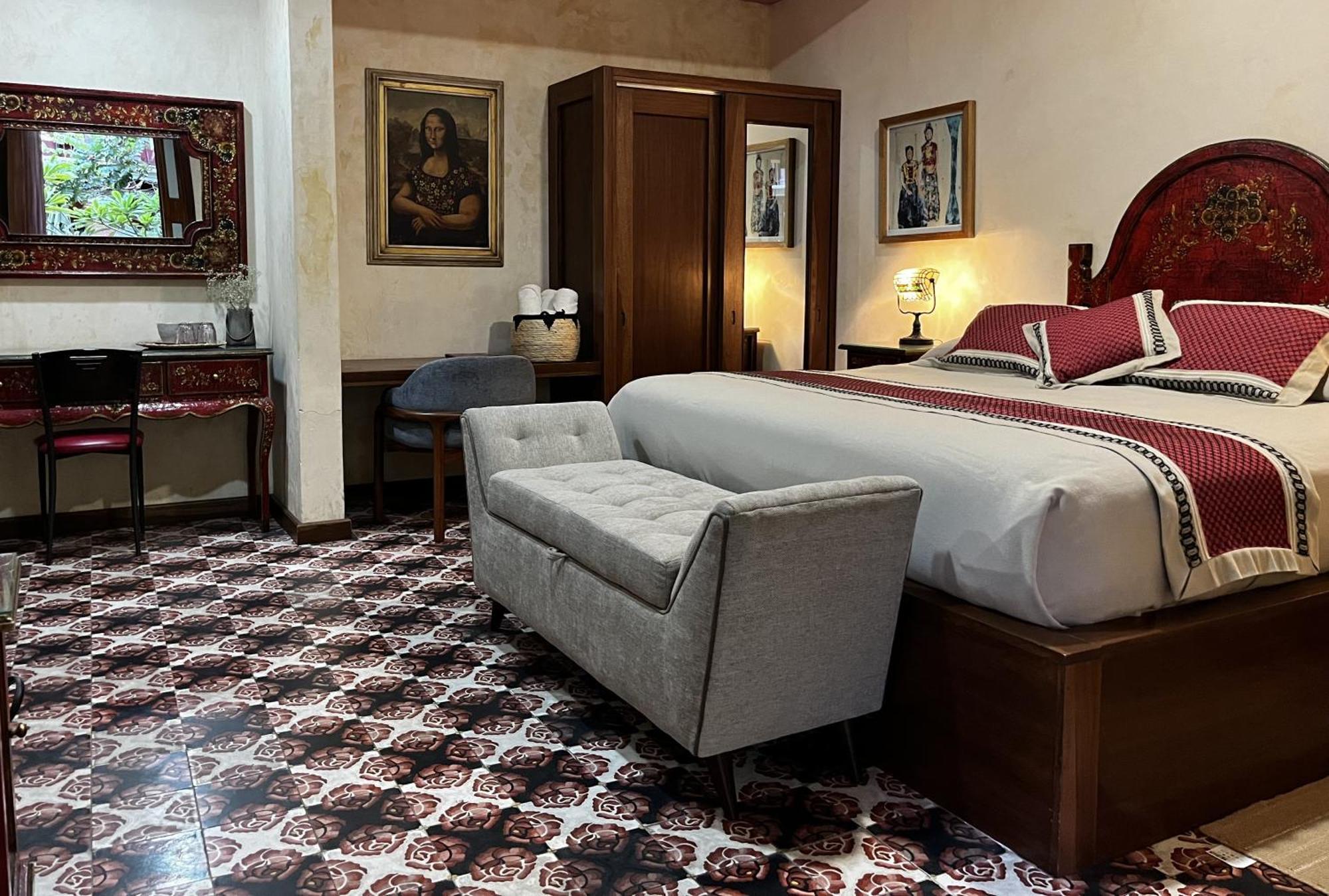 Superior King Suite