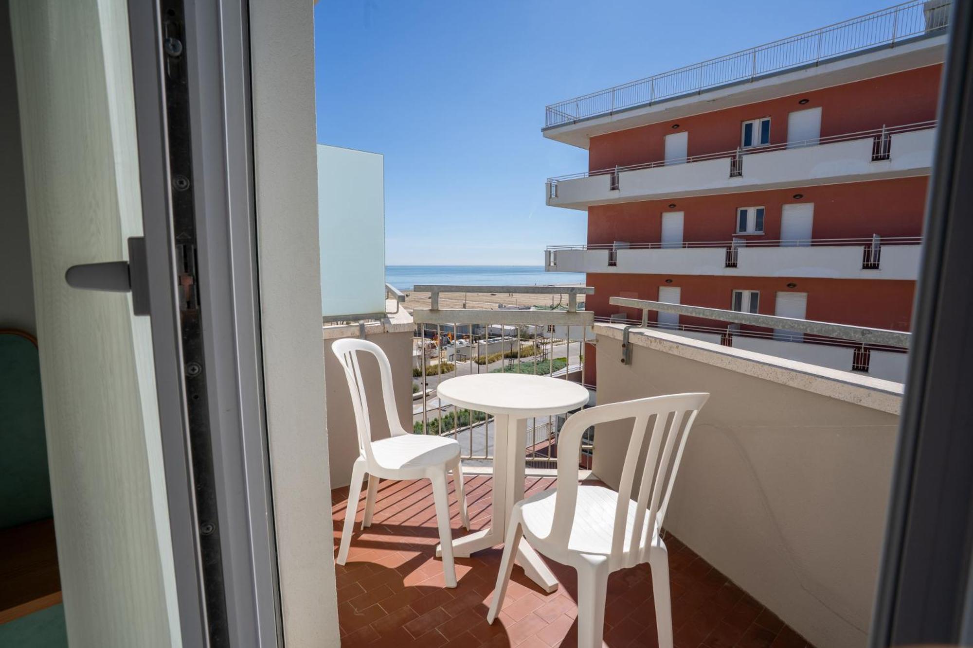 Classic Quadruple Room Side Sea View