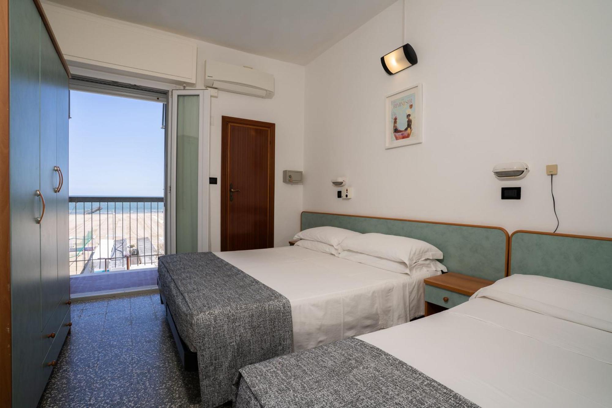 Classic Double or Twin Room Front Sea View
