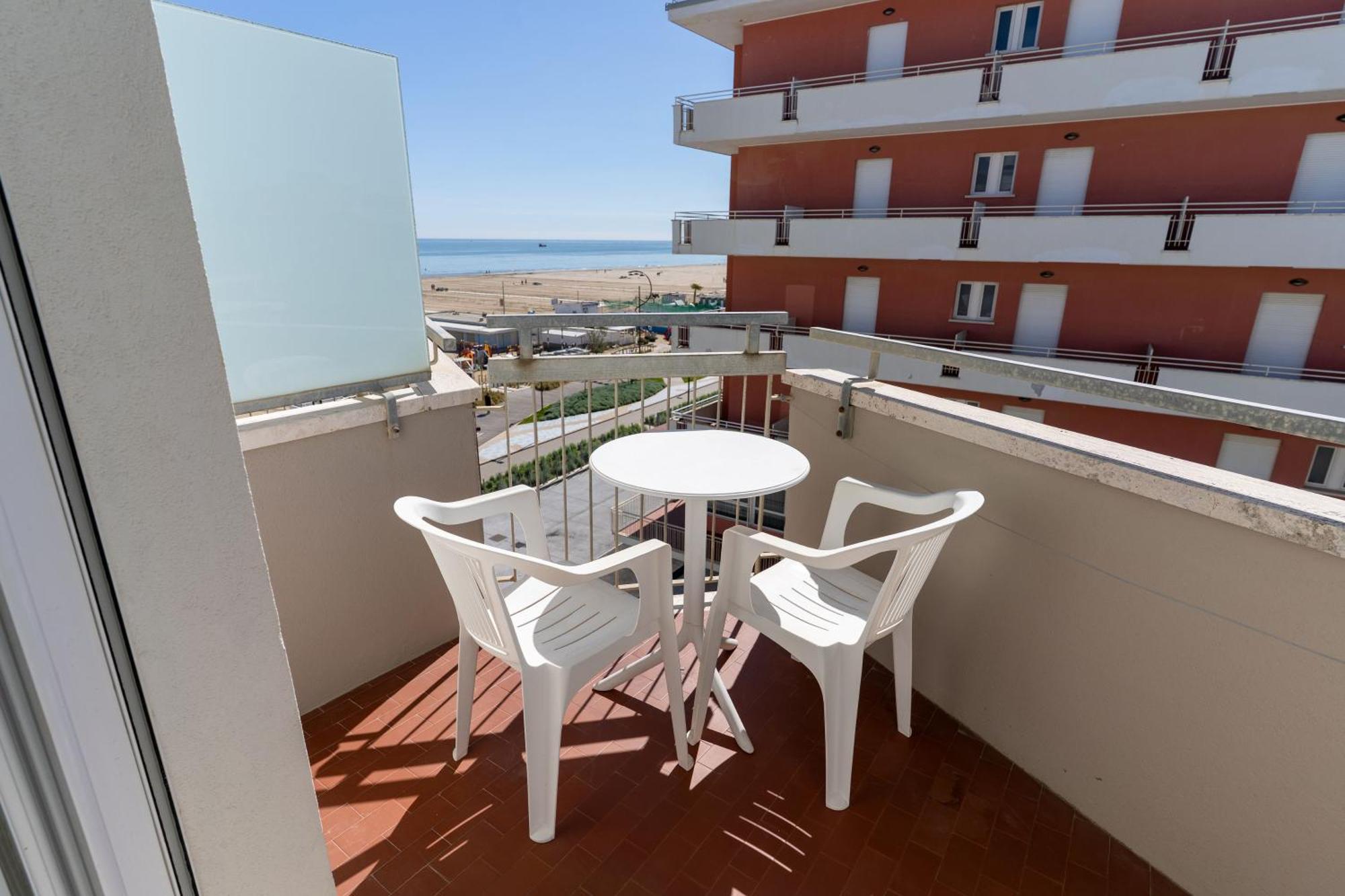Classic Triple Room Side Sea View