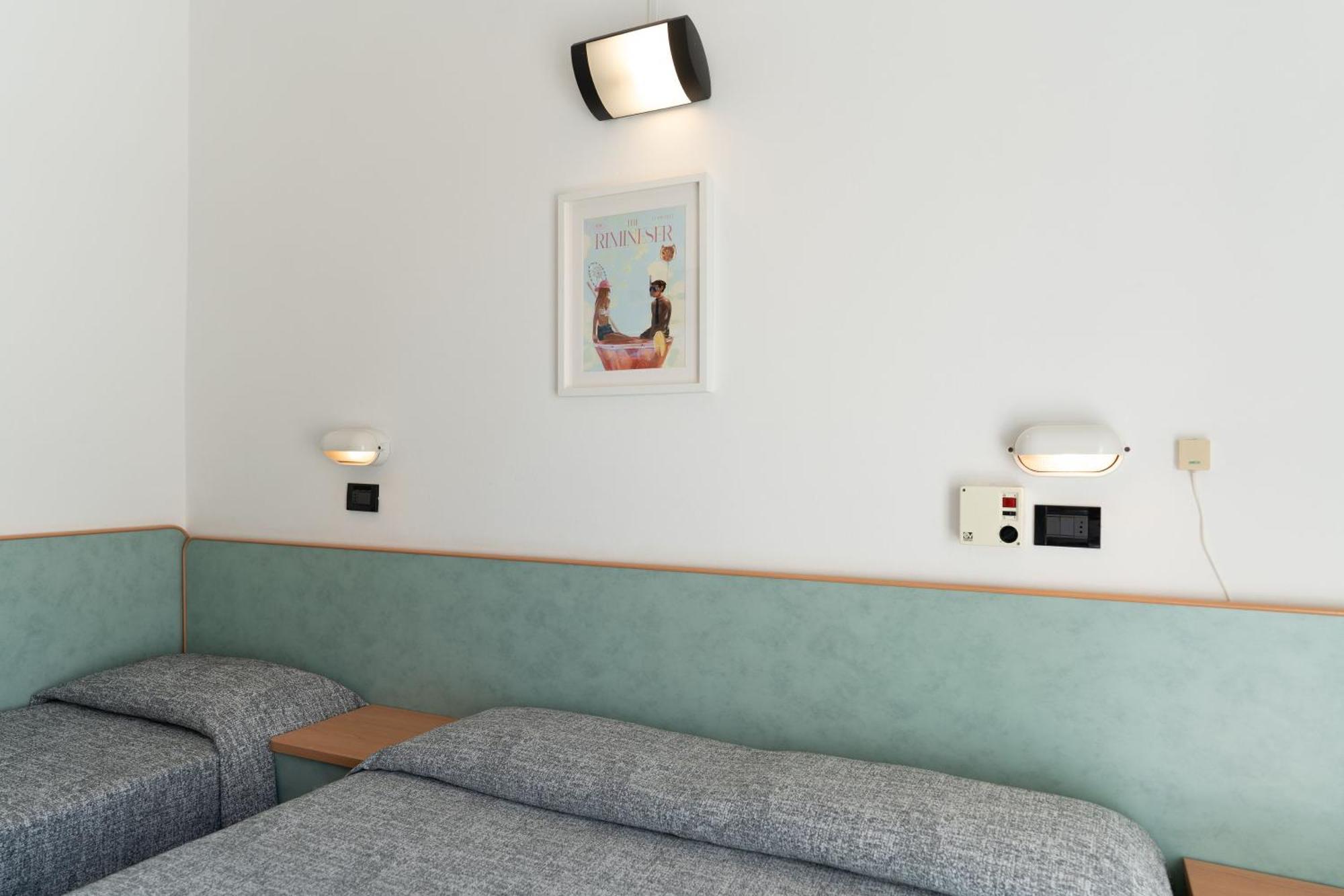 Classic Triple Room Side Sea View