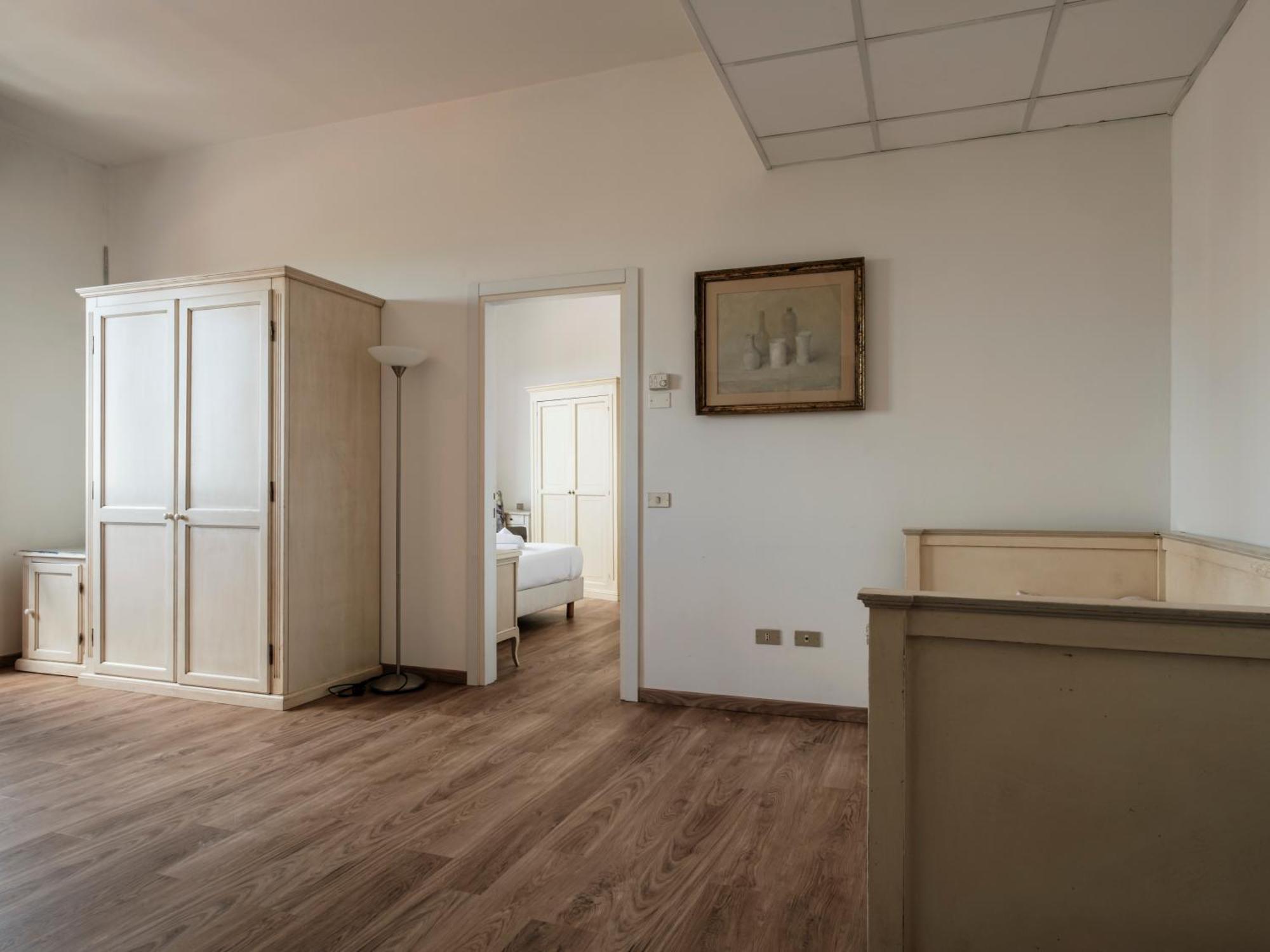Deluxe Suite,1766319473:JPEG