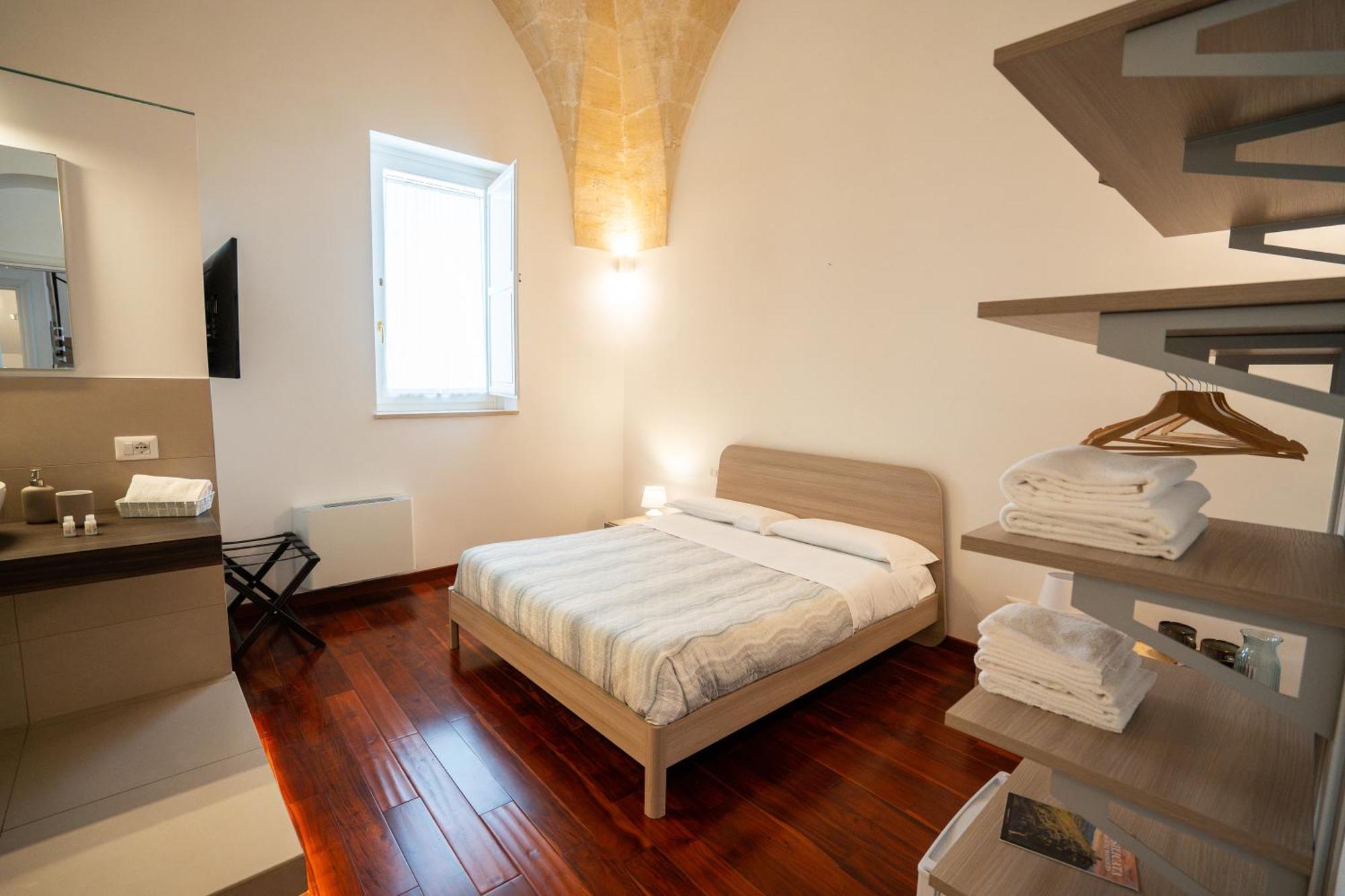 Deluxe Room,1766415105:JPEG