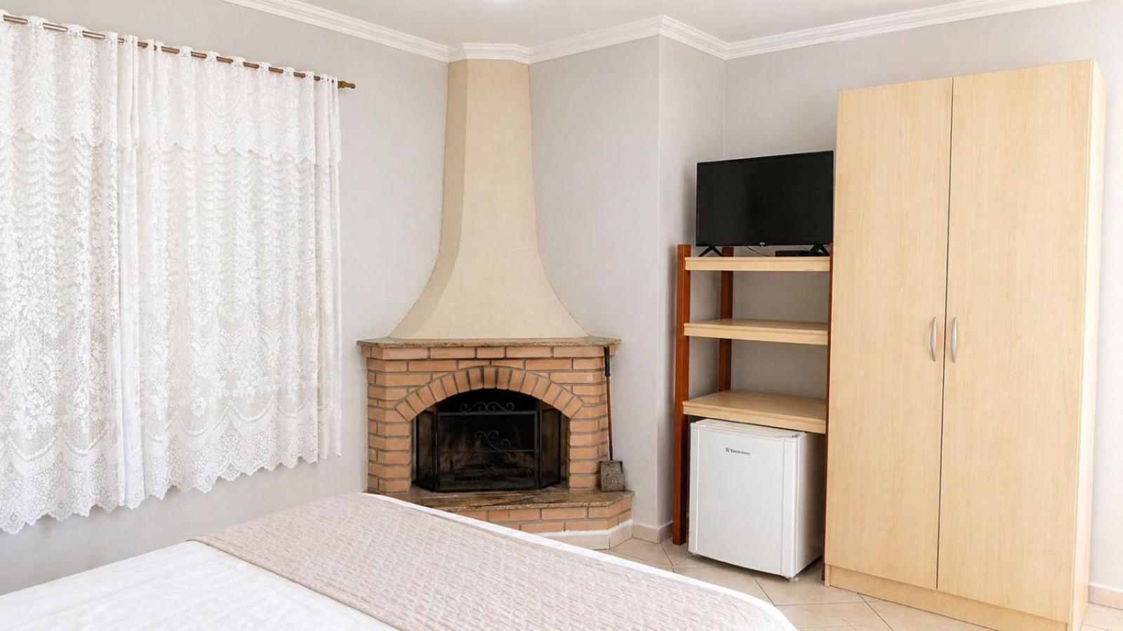 Quarto Duplo com Banheira de Hidromassagem
