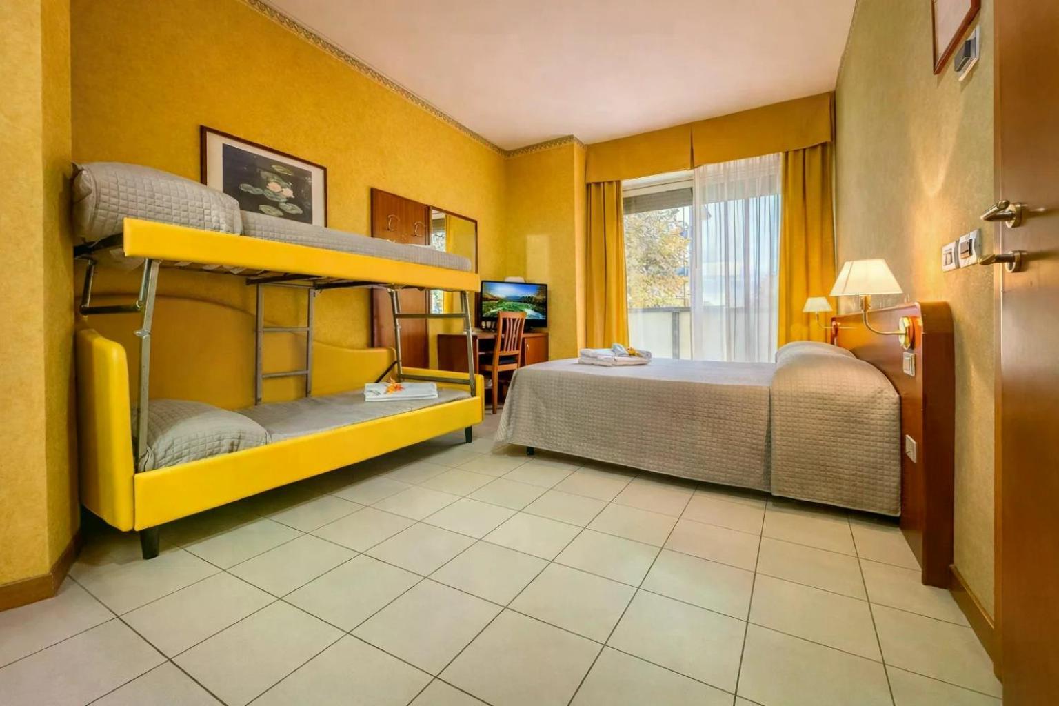 Standard Quadruple Room,1767757501:JPEG