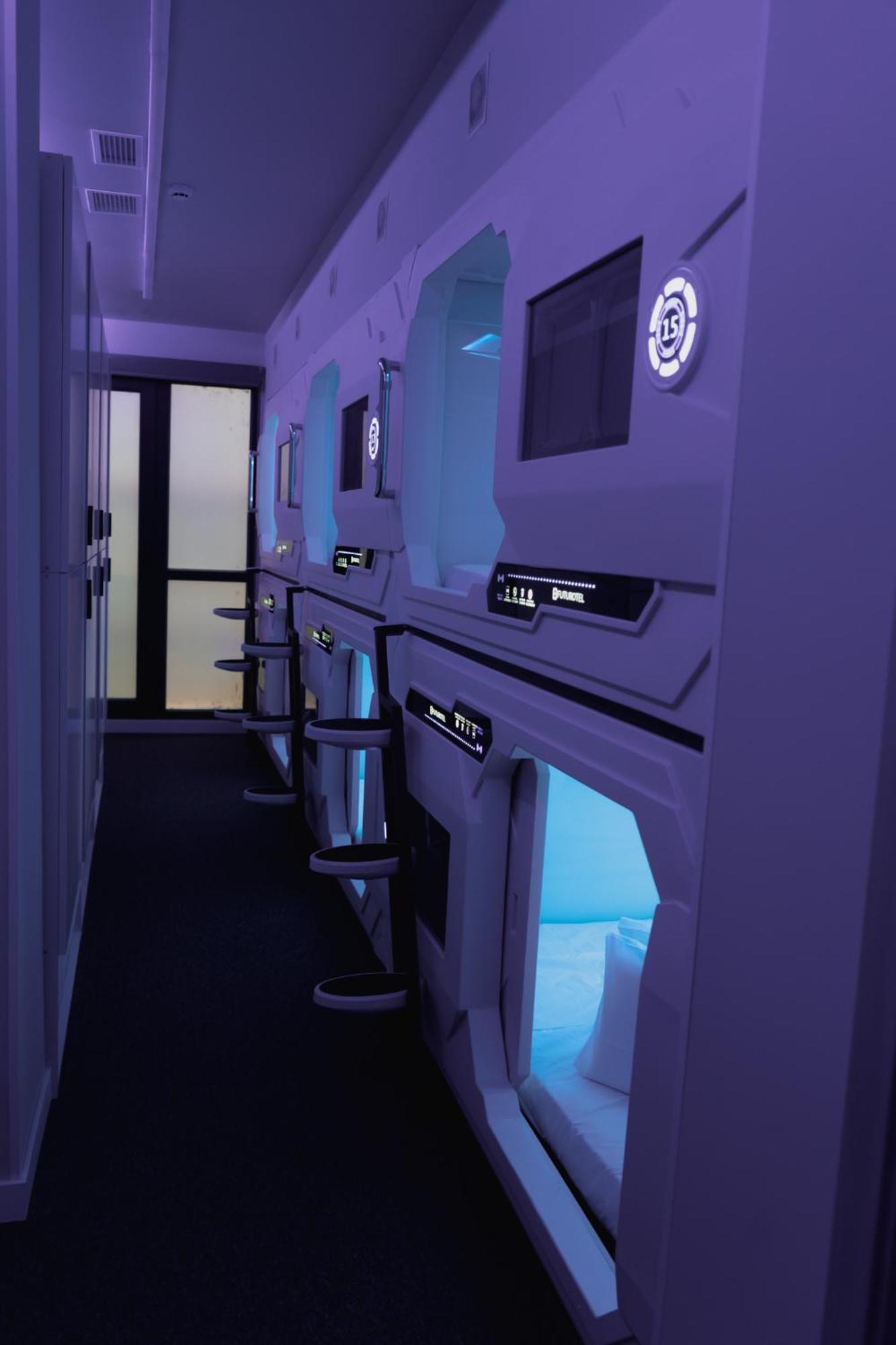 Deluxe Double Capsule Room